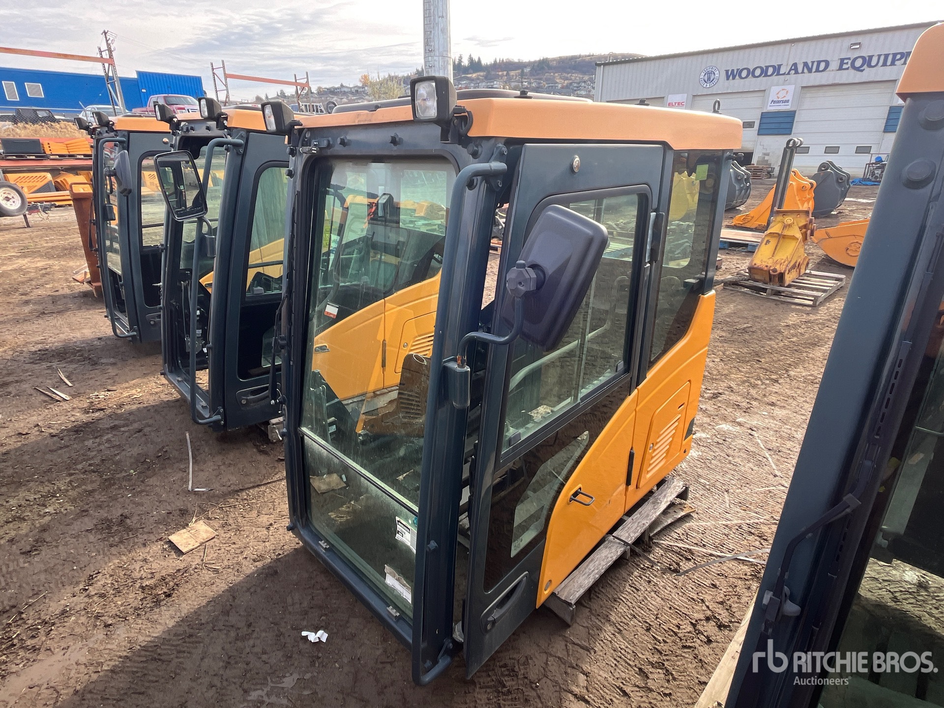 General Appearance with Bild, Ecke hinten rechts