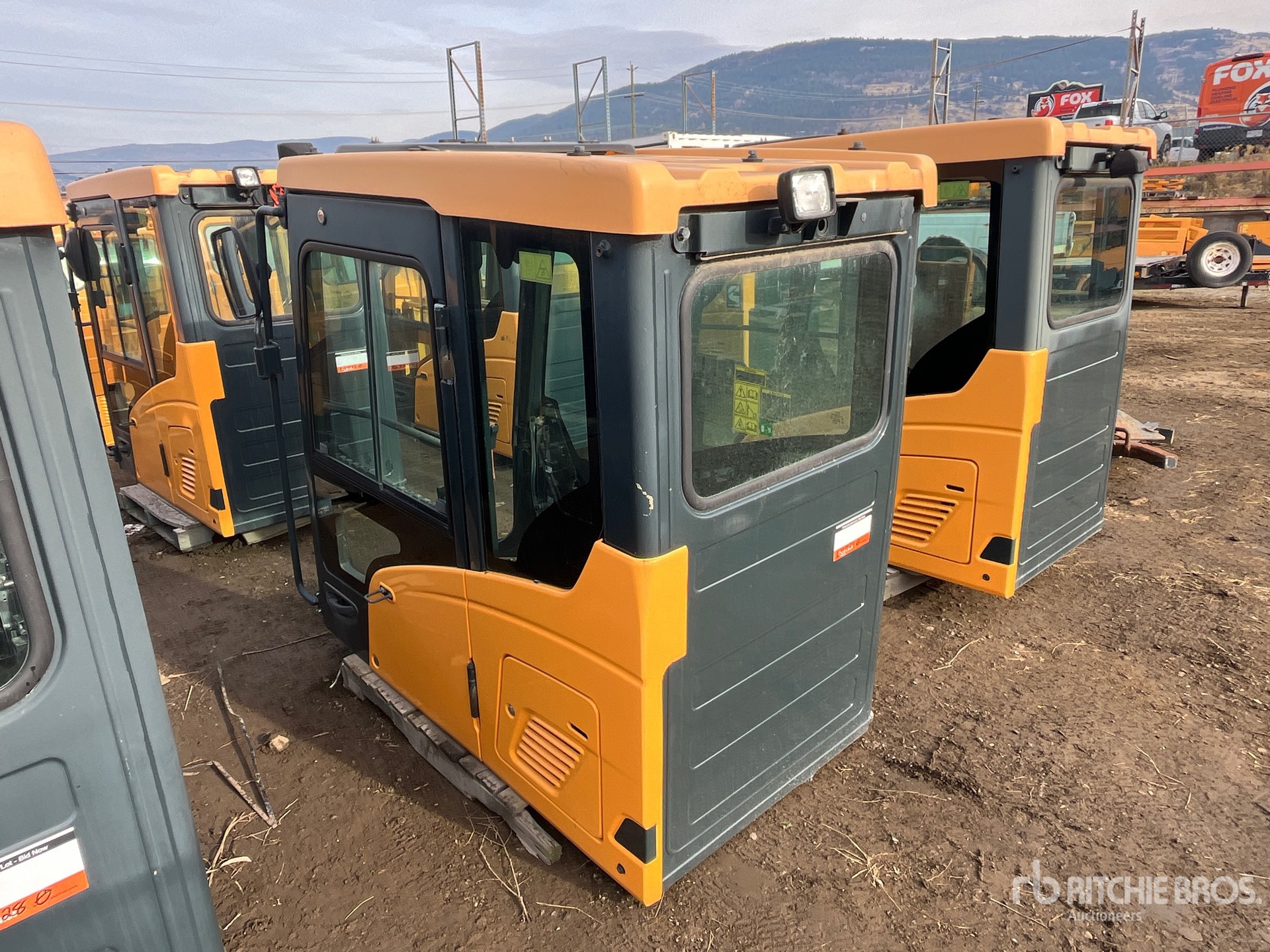 General Appearance with Bild, Ecke vorne rechts