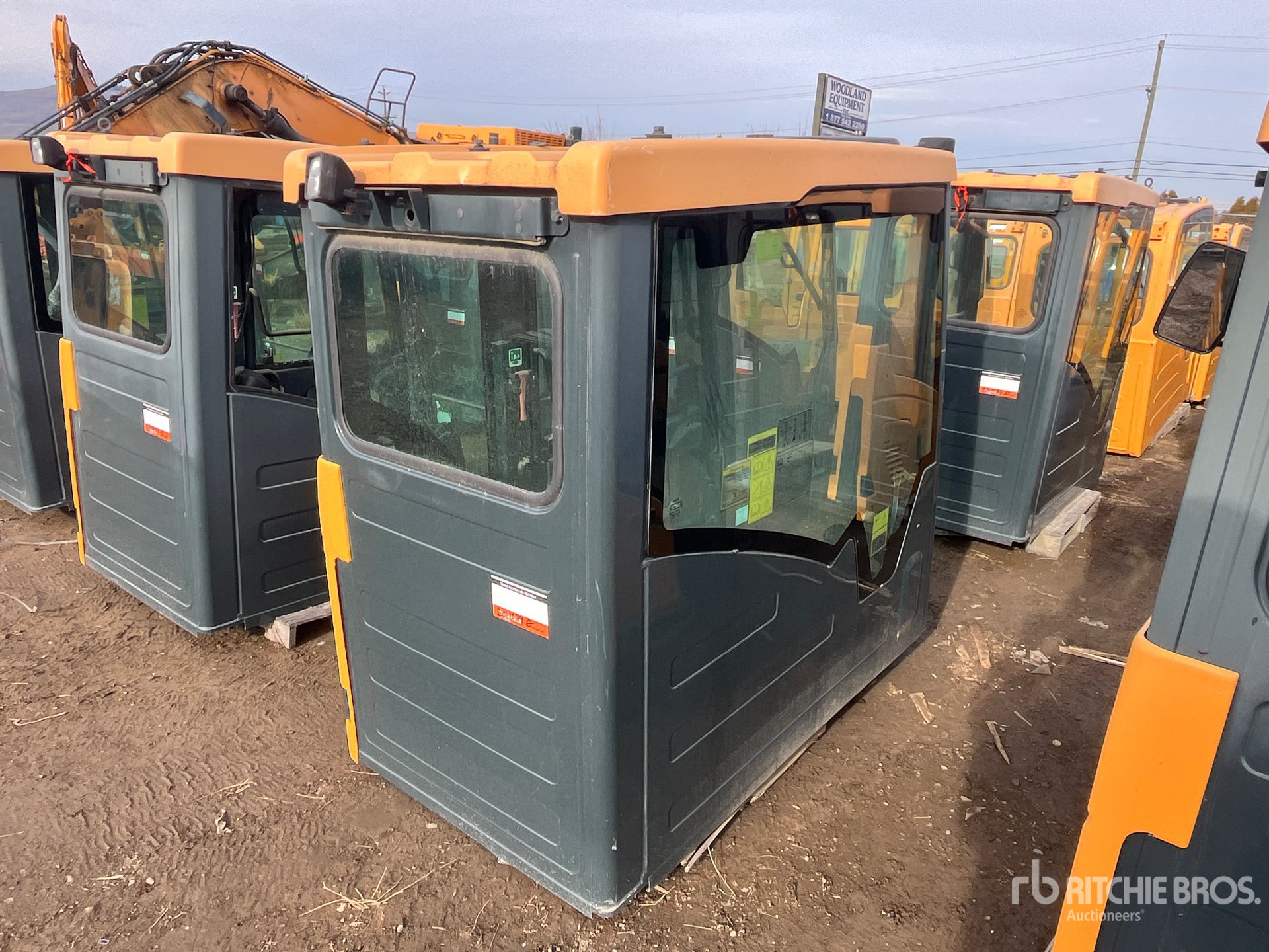 General Appearance with Bild, Ecke vorne links