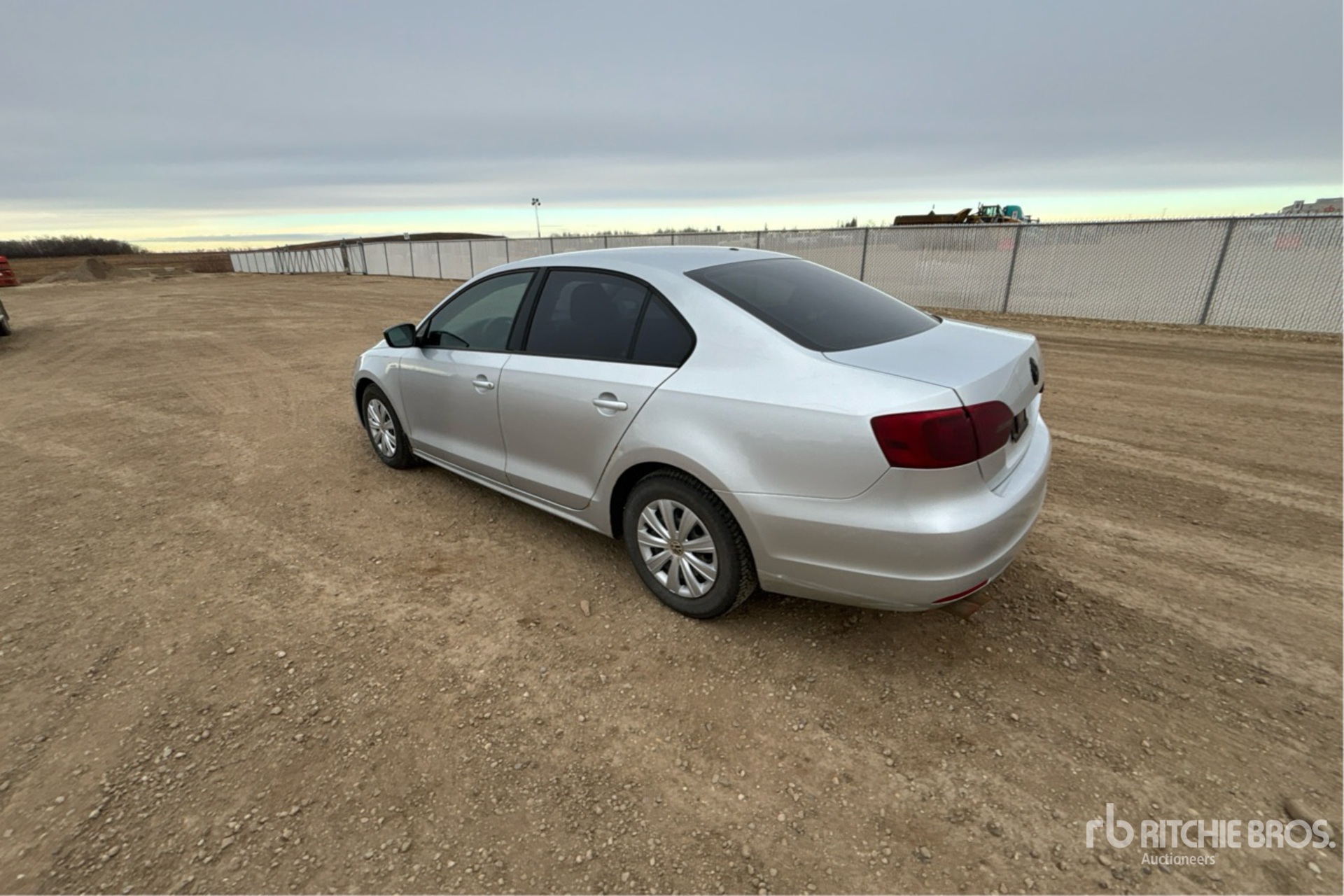 General Appearance with Foto, angolo posteriore sinistro