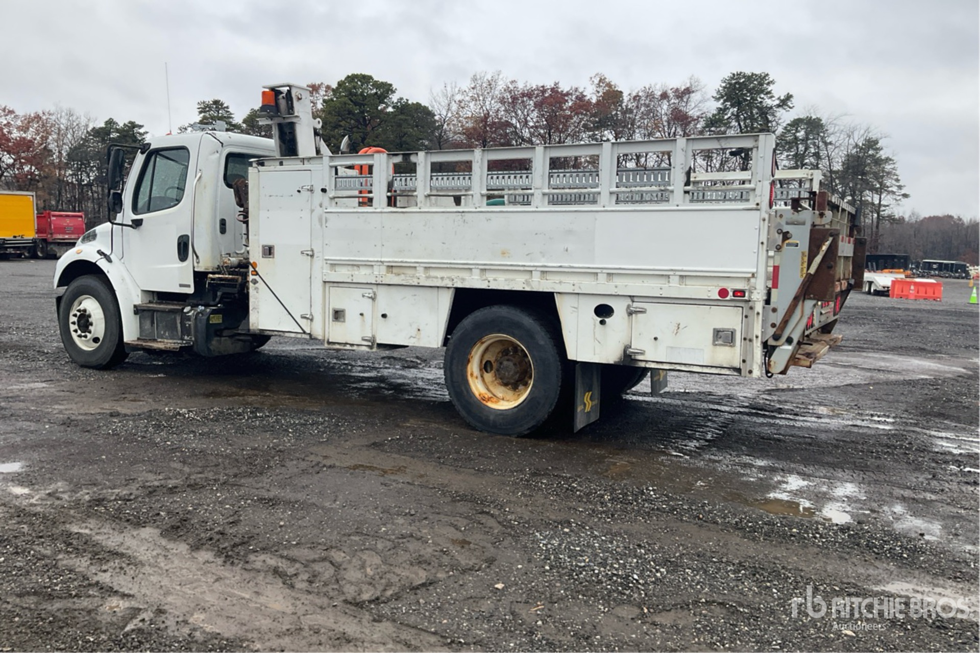 General Appearance with Bild, Ecke hinten links