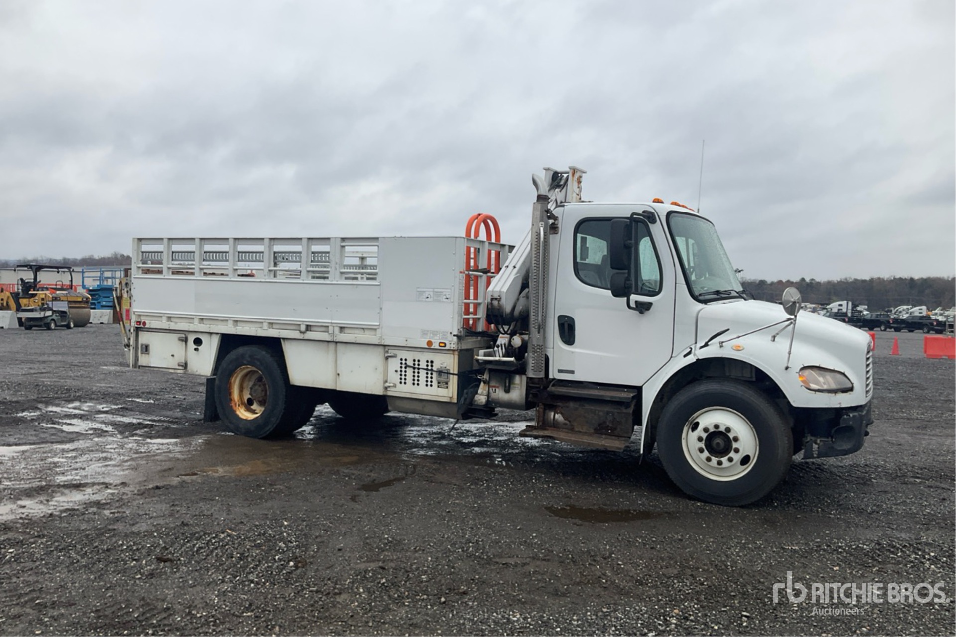 General Appearance with Bild, Ecke vorne rechts