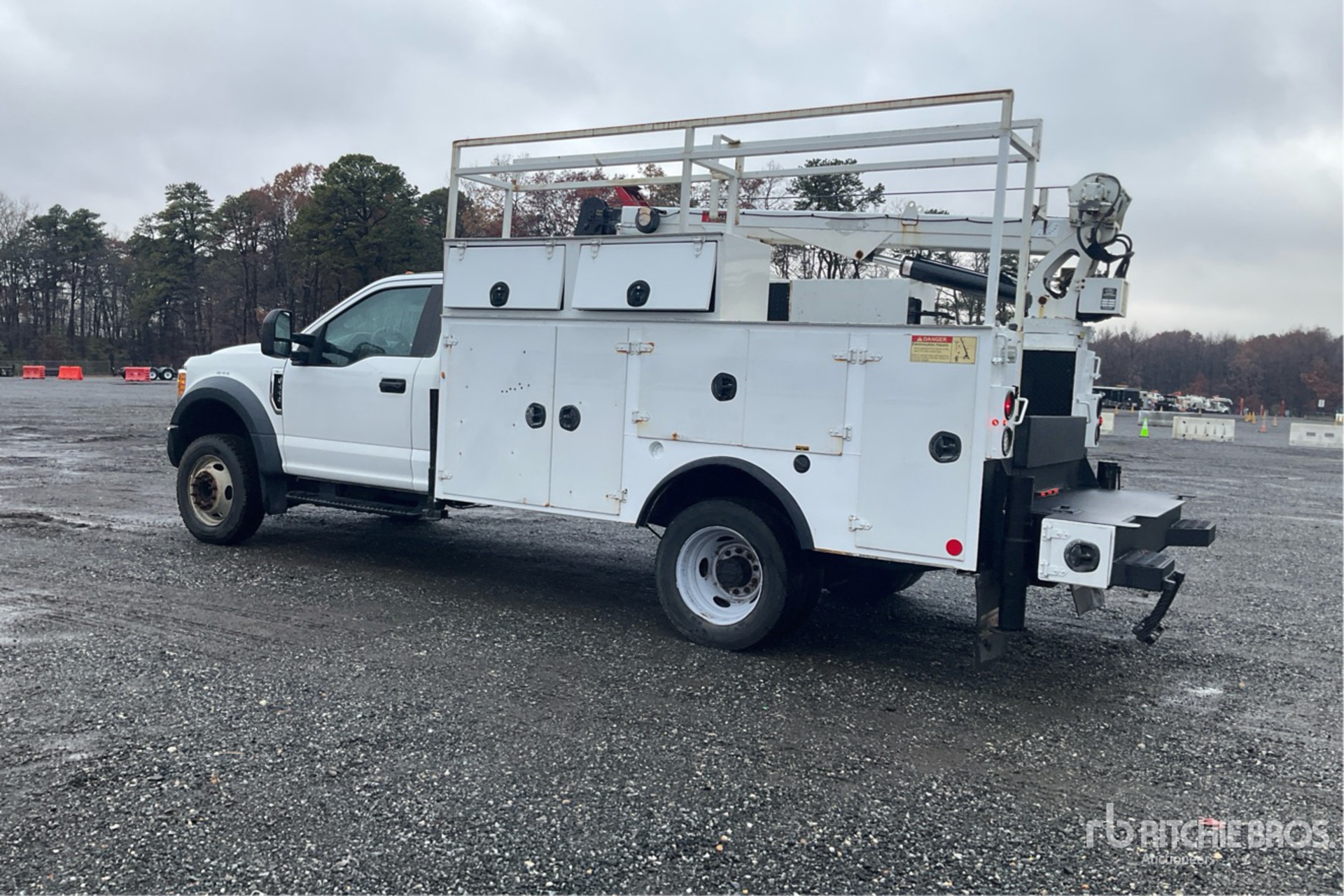 General Appearance with Foto, angolo posteriore sinistro