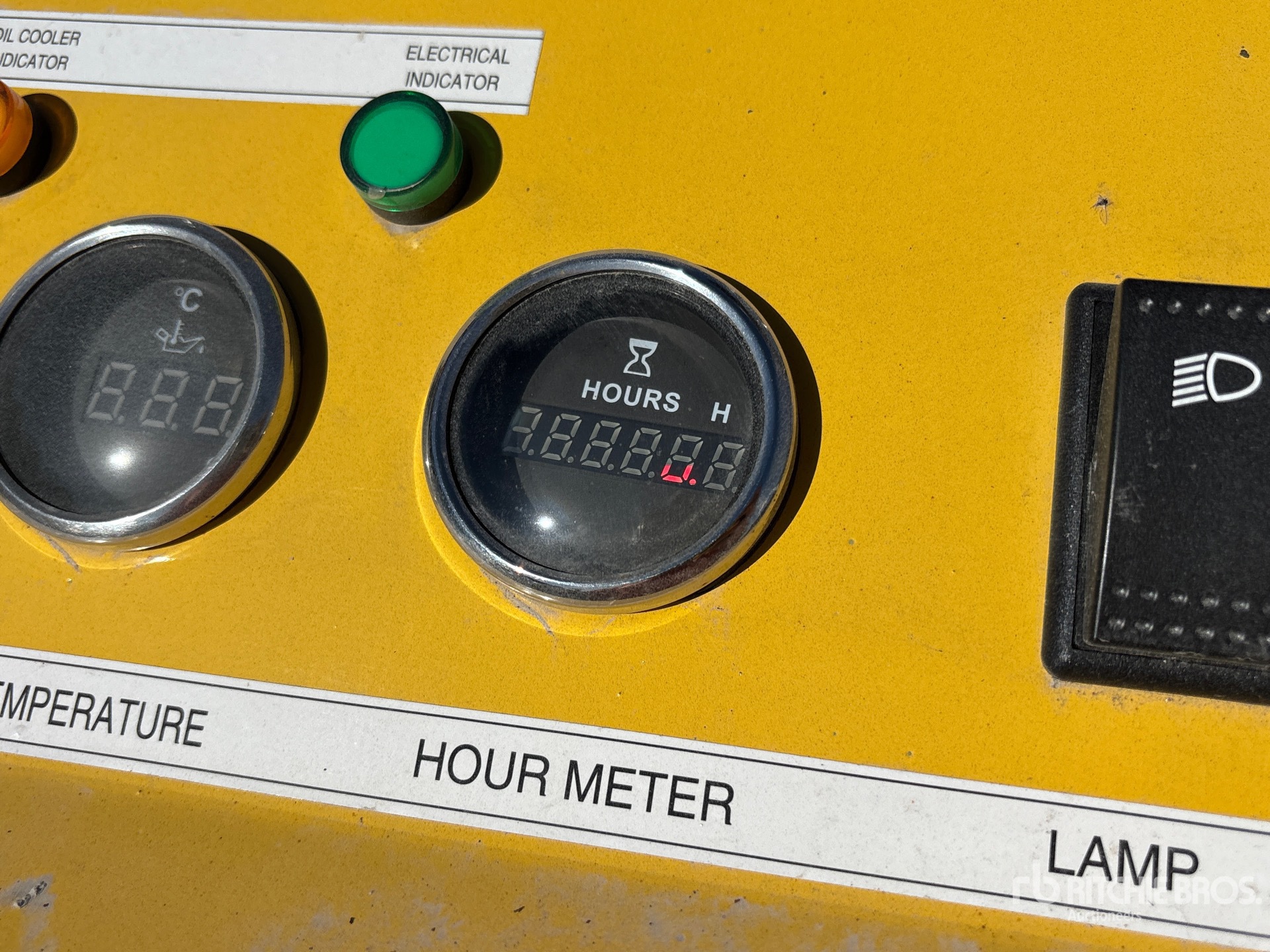 General Appearance with Hour Meter / Odometer