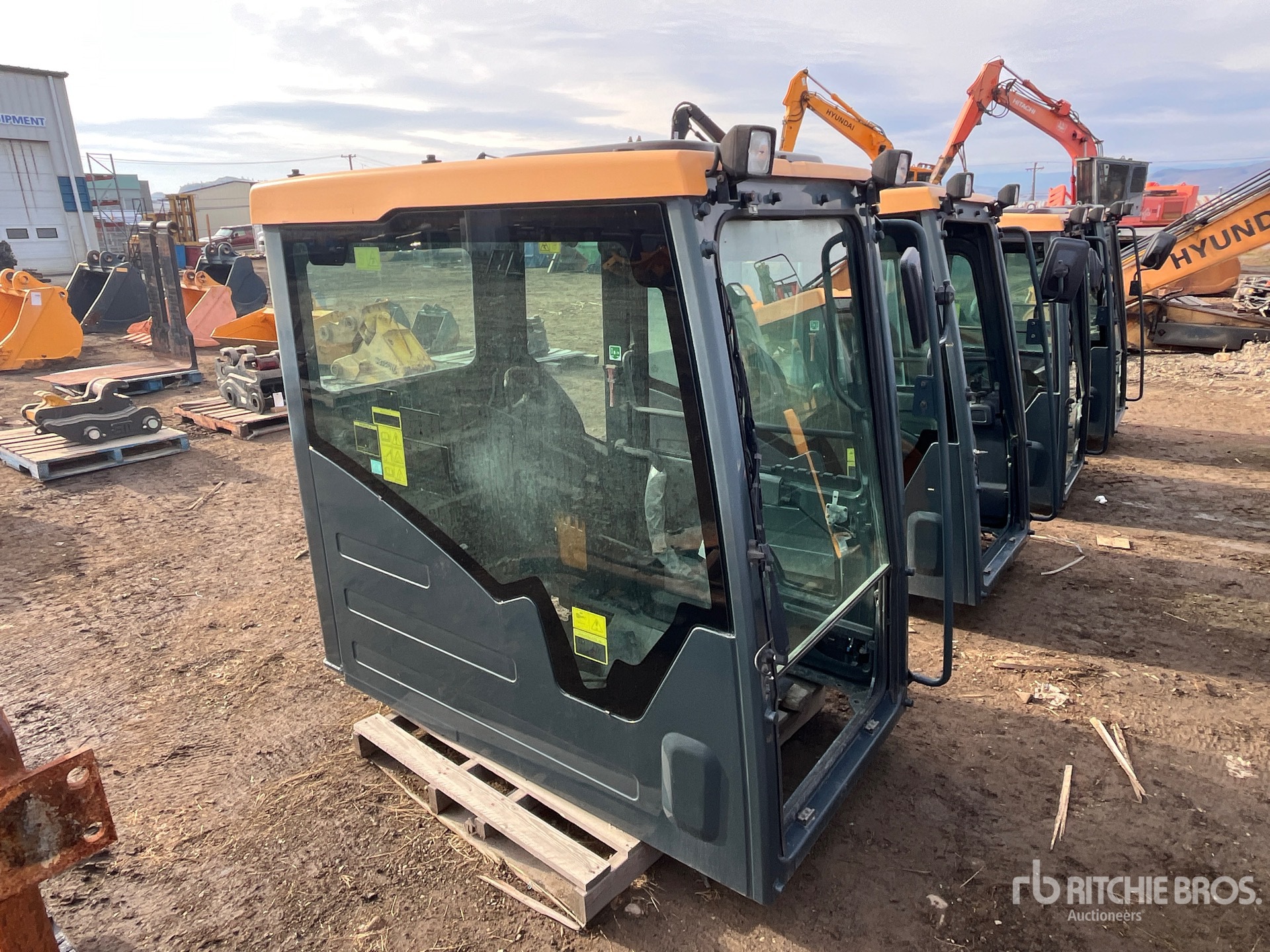 General Appearance with Bild, Ecke hinten links