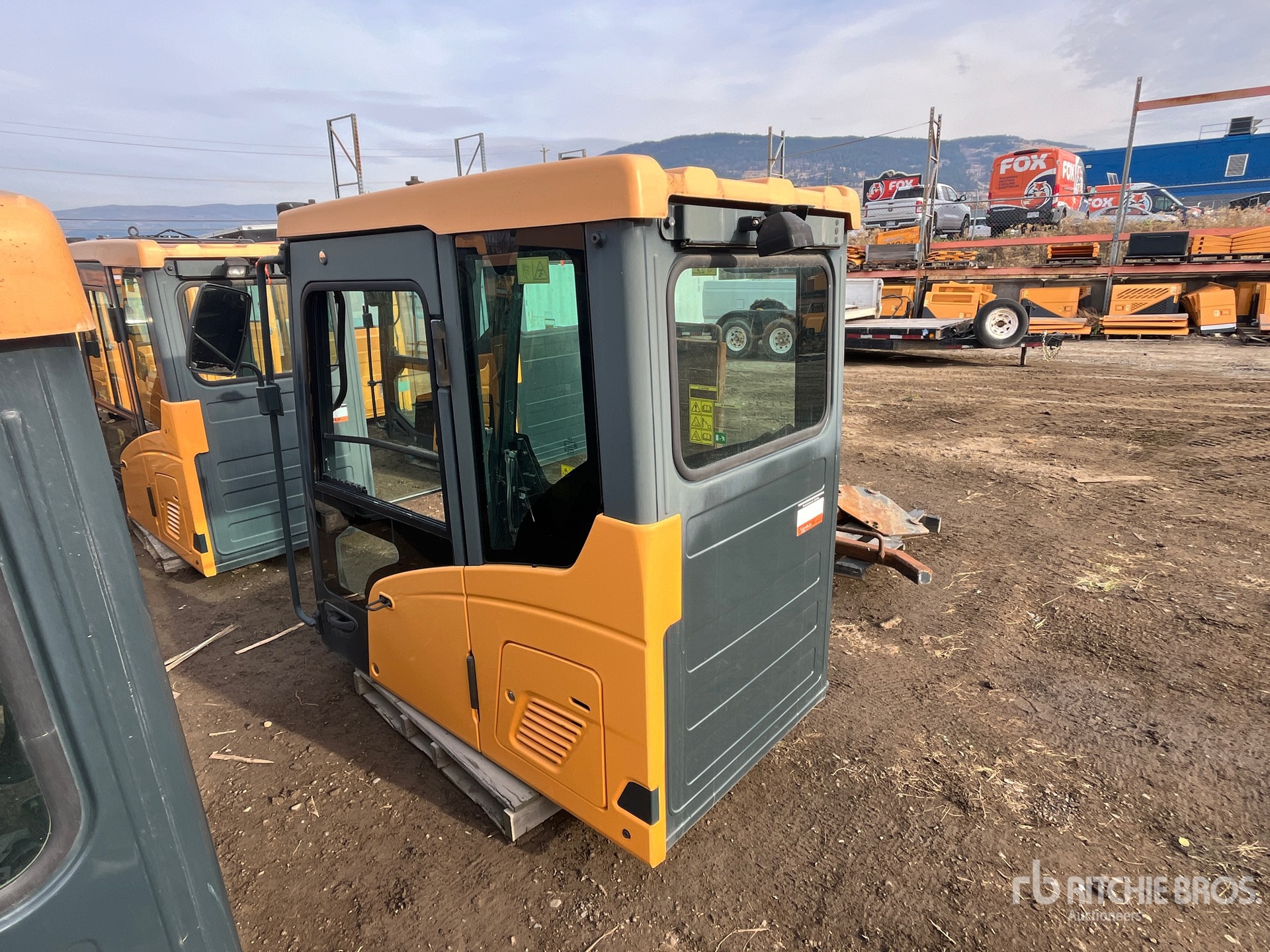 General Appearance with Bild, Ecke vorne rechts