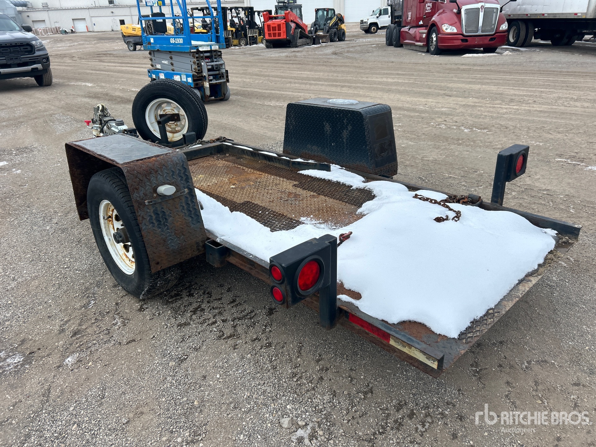 General Appearance with Picture, Left Rear Corner