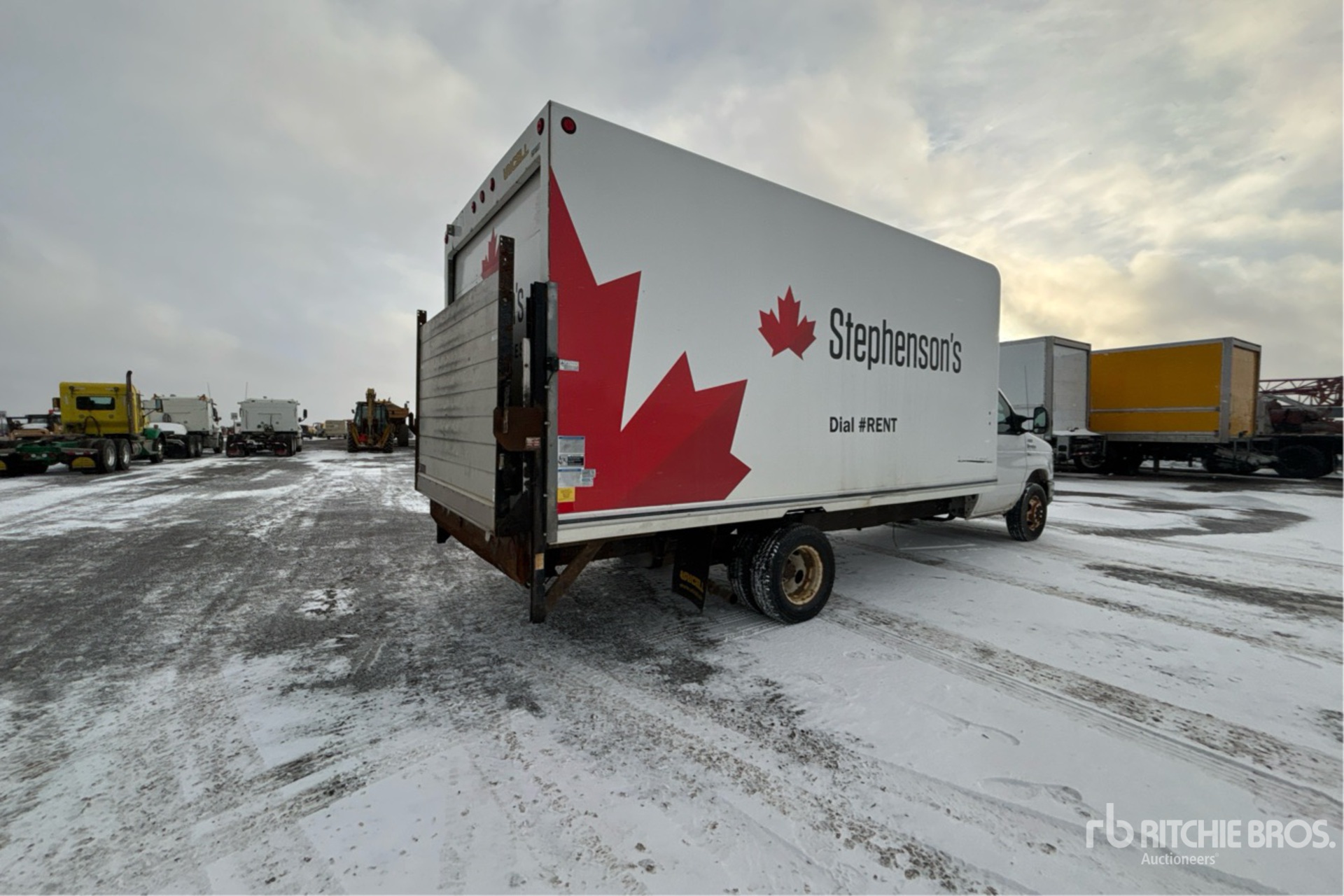 Aspect général with Image, coin arrière droit