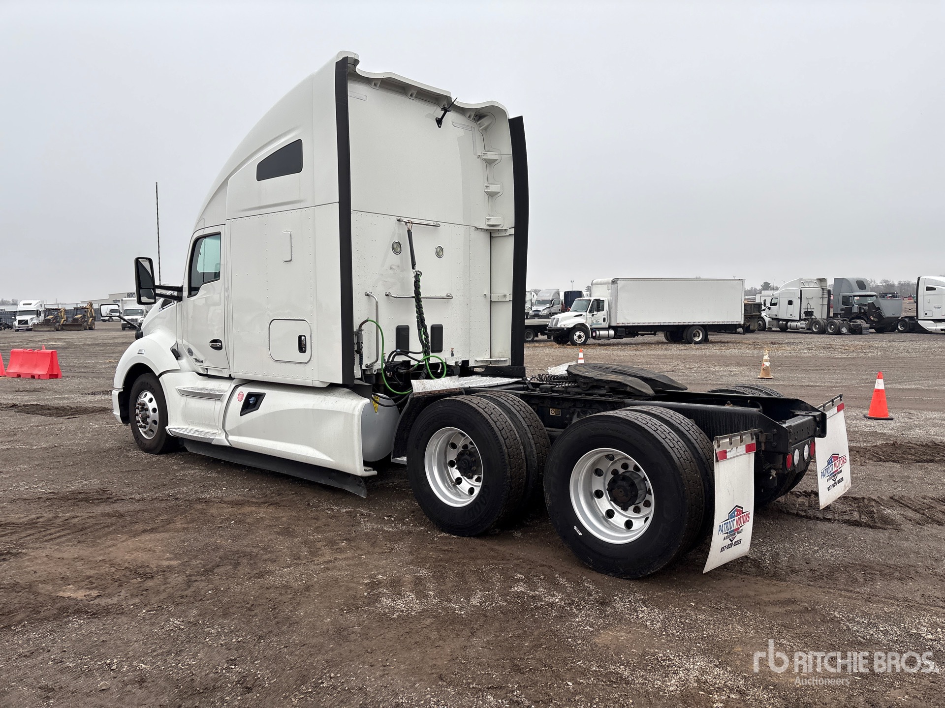 General Appearance with Picture, Left Rear Corner