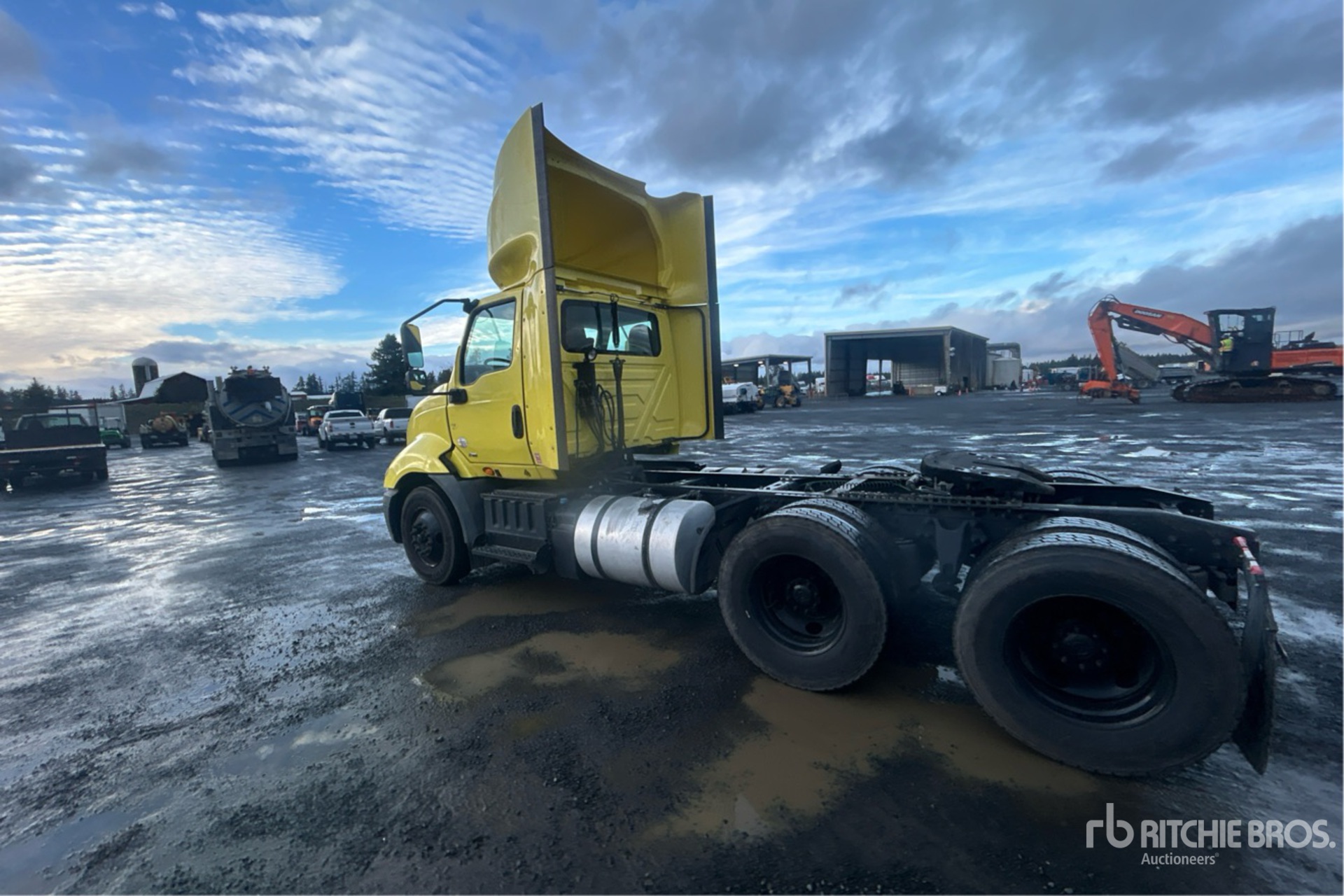 Aspect général with Image, coin arrière gauche