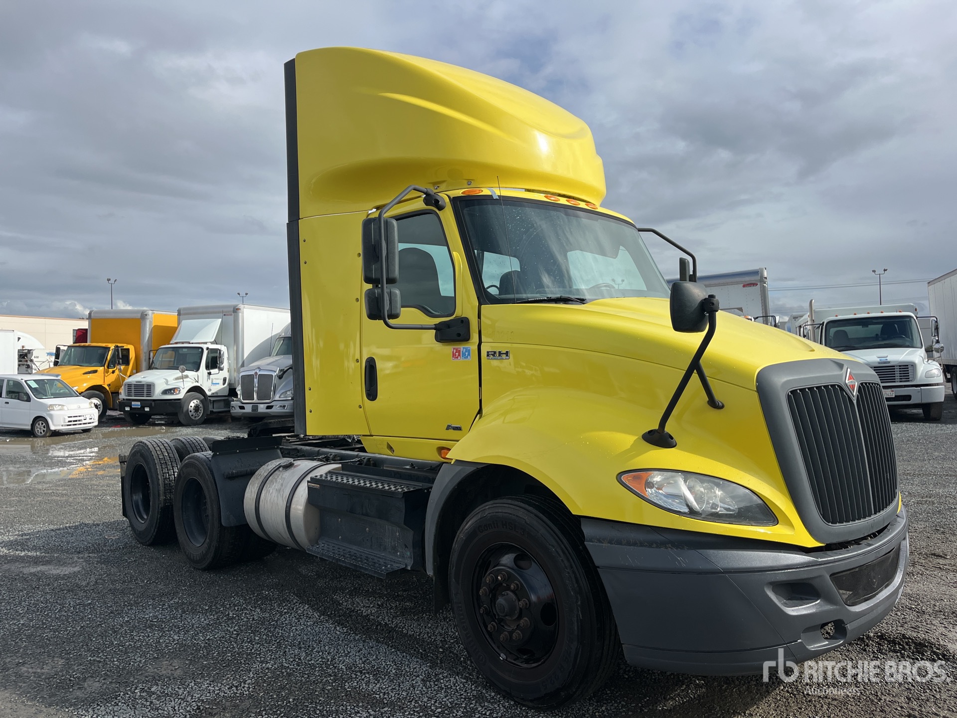 General Appearance with Foto, angolo anteriore destro