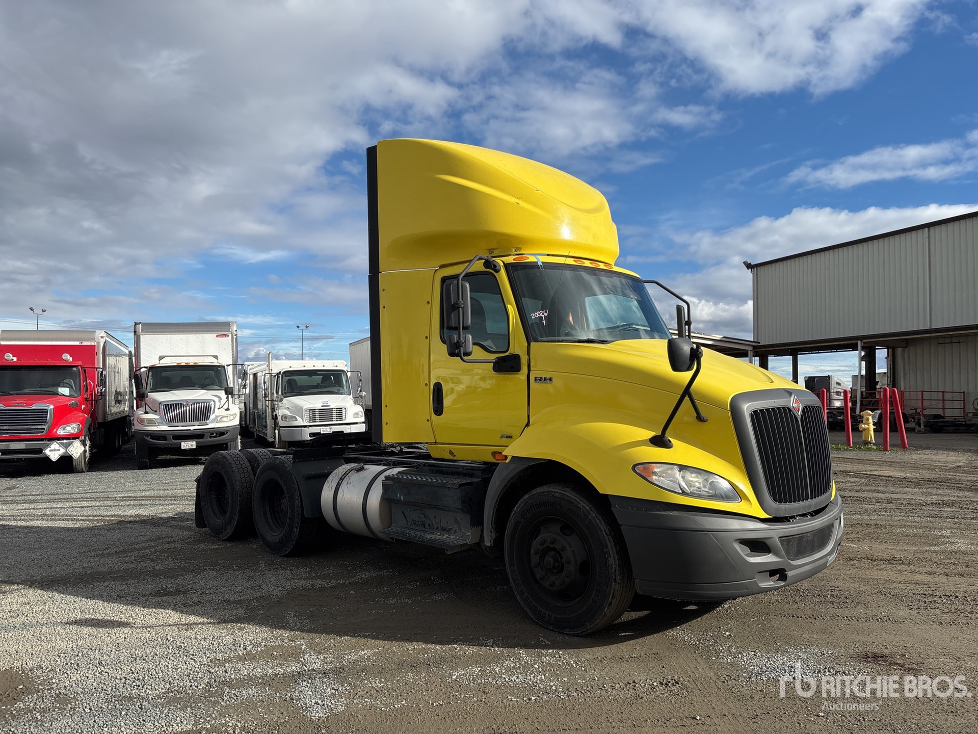 General Appearance with Foto, angolo anteriore destro