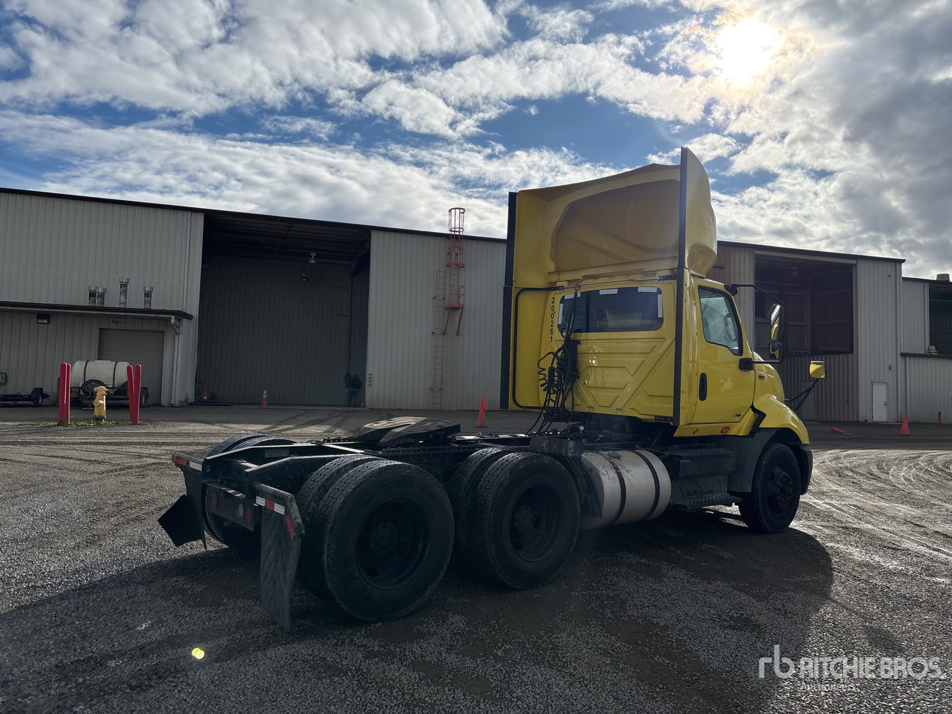 General Appearance with Foto, angolo anteriore sinistro