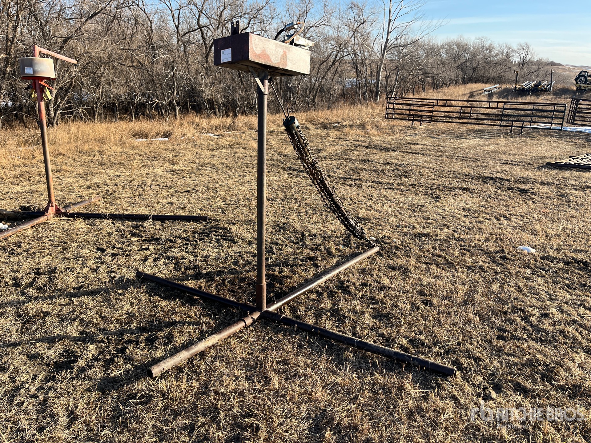 General Appearance with Bild, Ecke vorne links