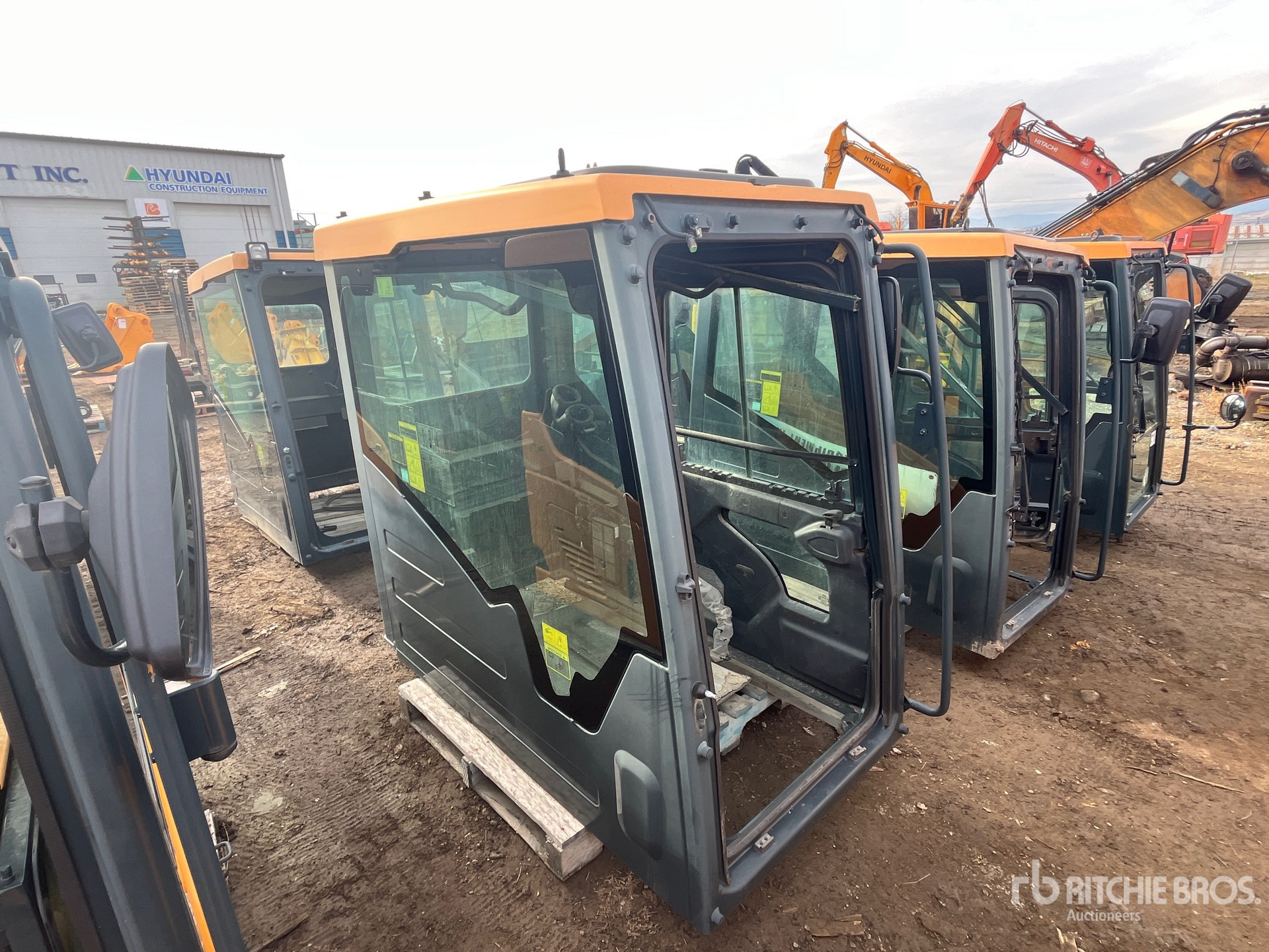 General Appearance with Bild, Ecke hinten links