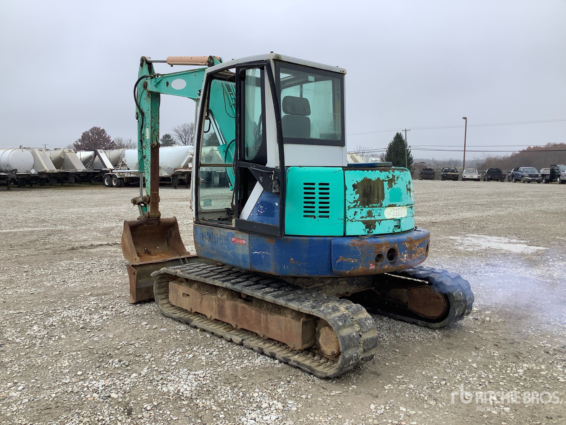 General Appearance with Picture, Left Rear Corner