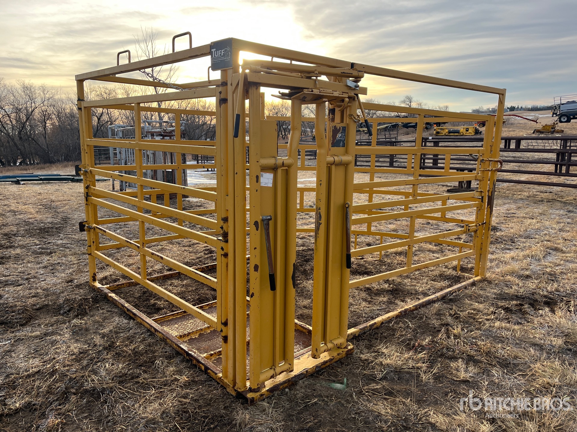 General Appearance with Bild, Ecke vorne links