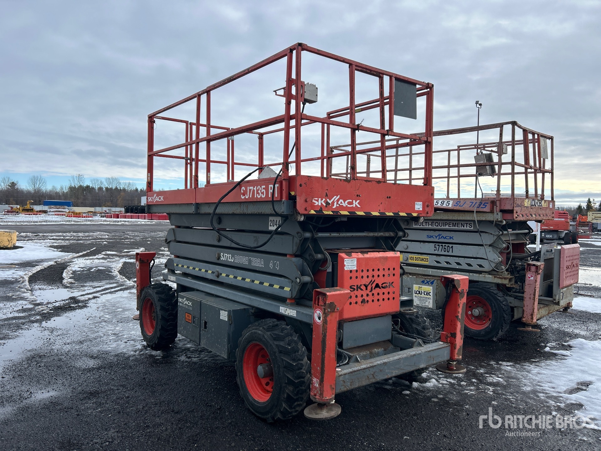 General Appearance with Picture, Right Front Corner