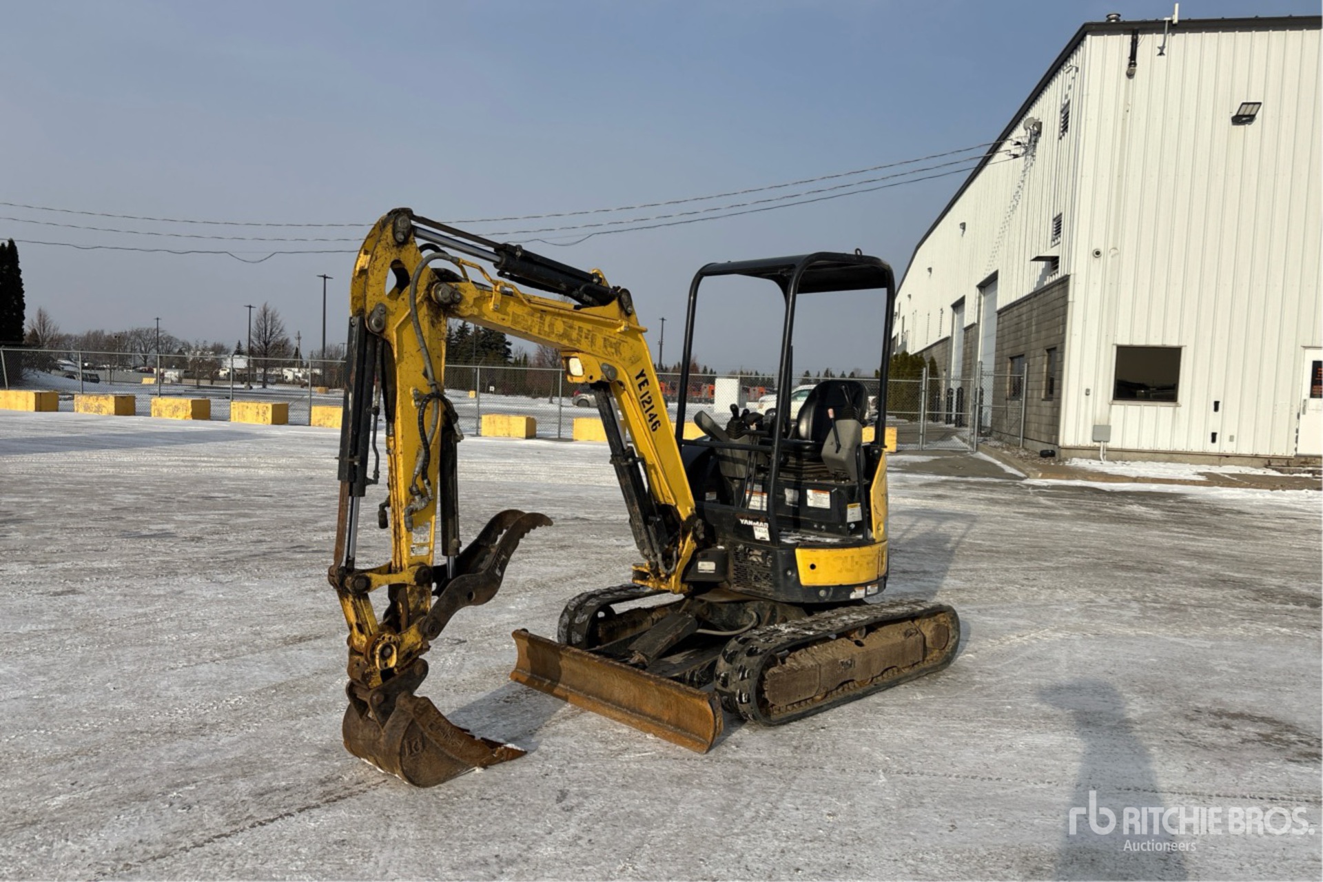 General Appearance with Picture, Left Front Corner