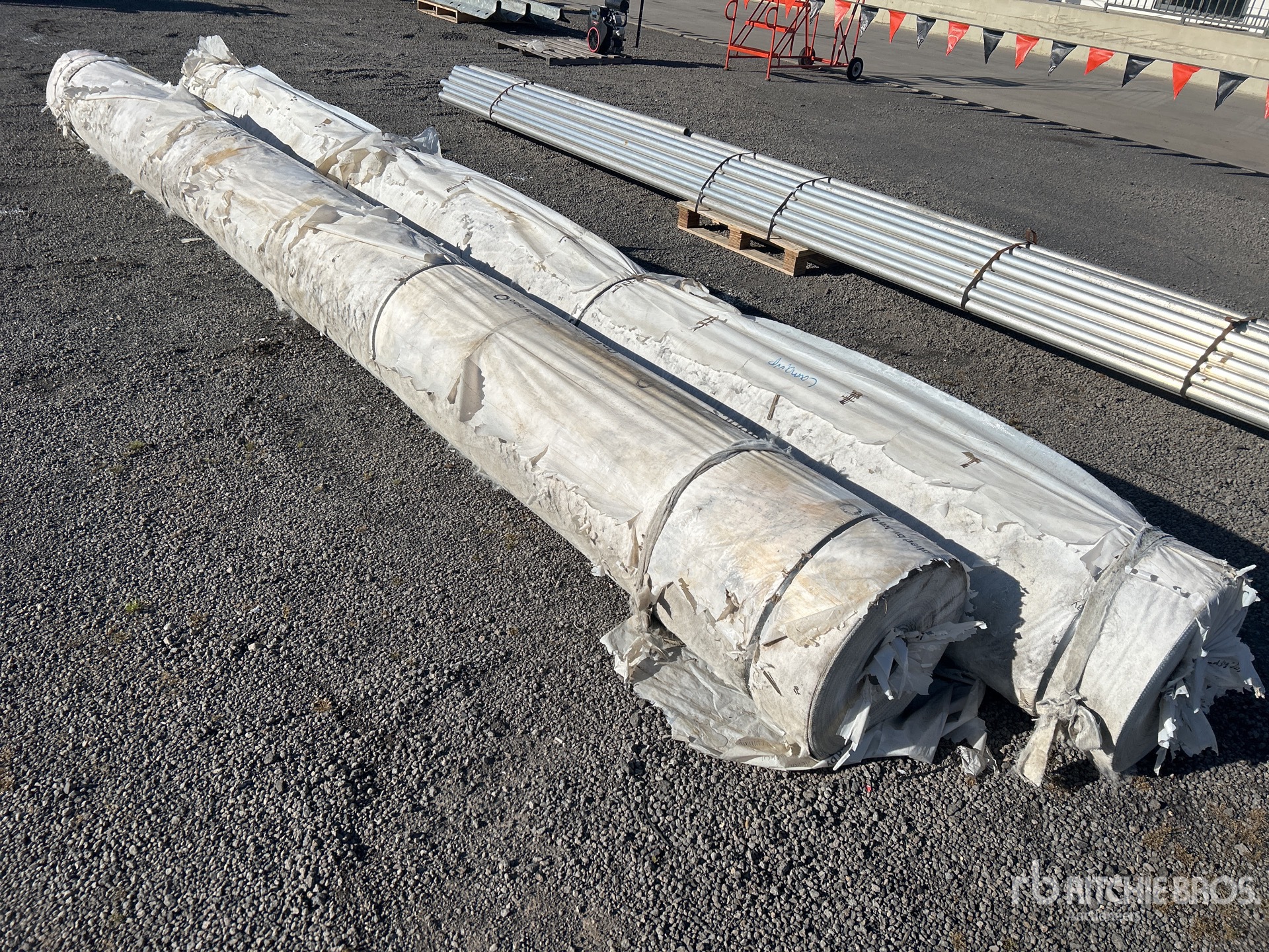 General Appearance with Bild, Ecke vorne links