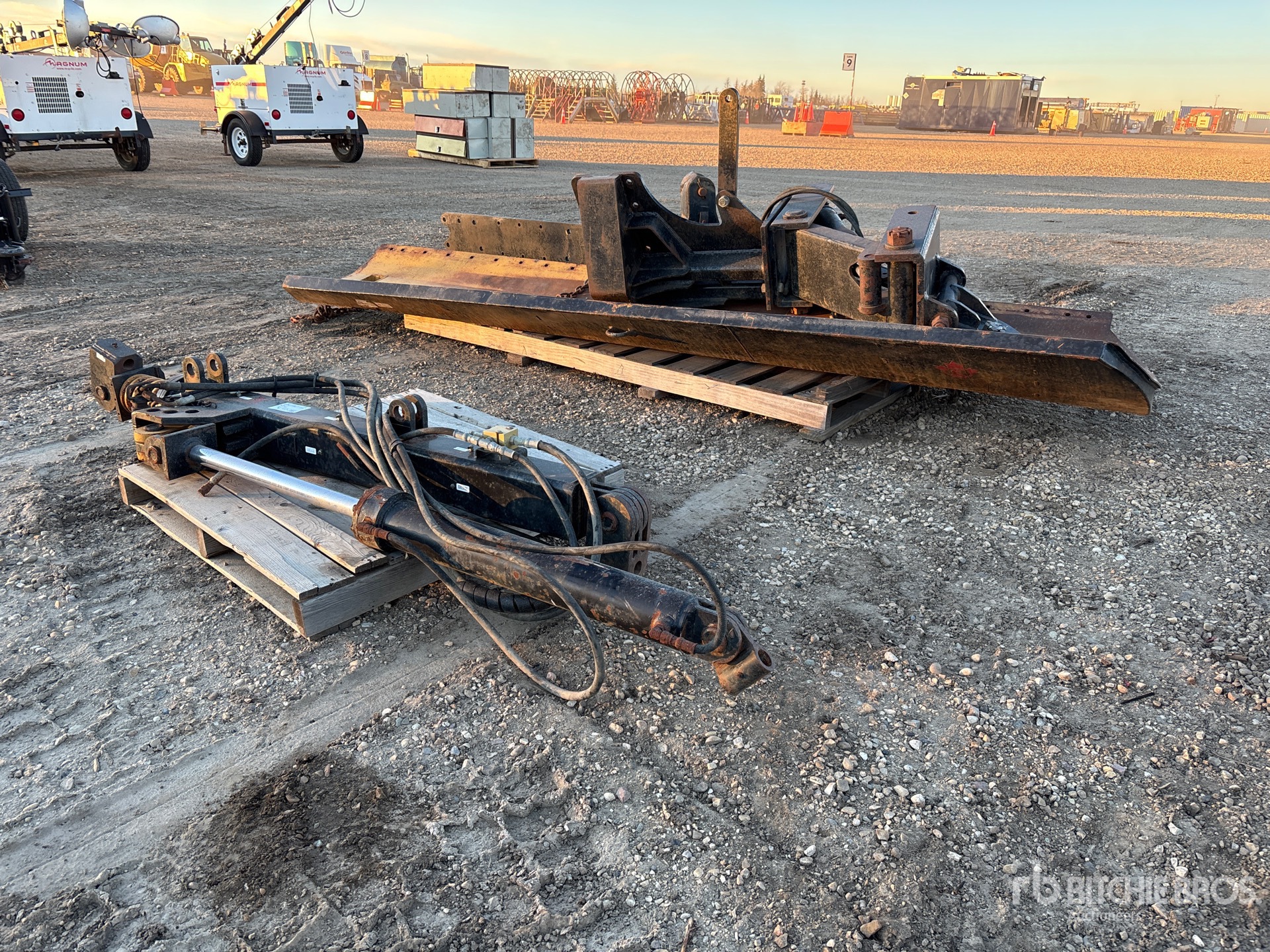 General Appearance with Foto, angolo anteriore sinistro