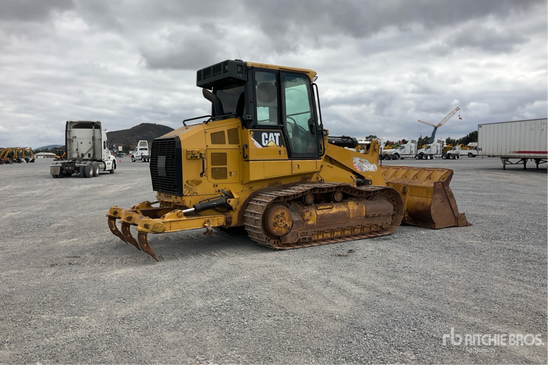 General Appearance with Foto, angolo anteriore sinistro