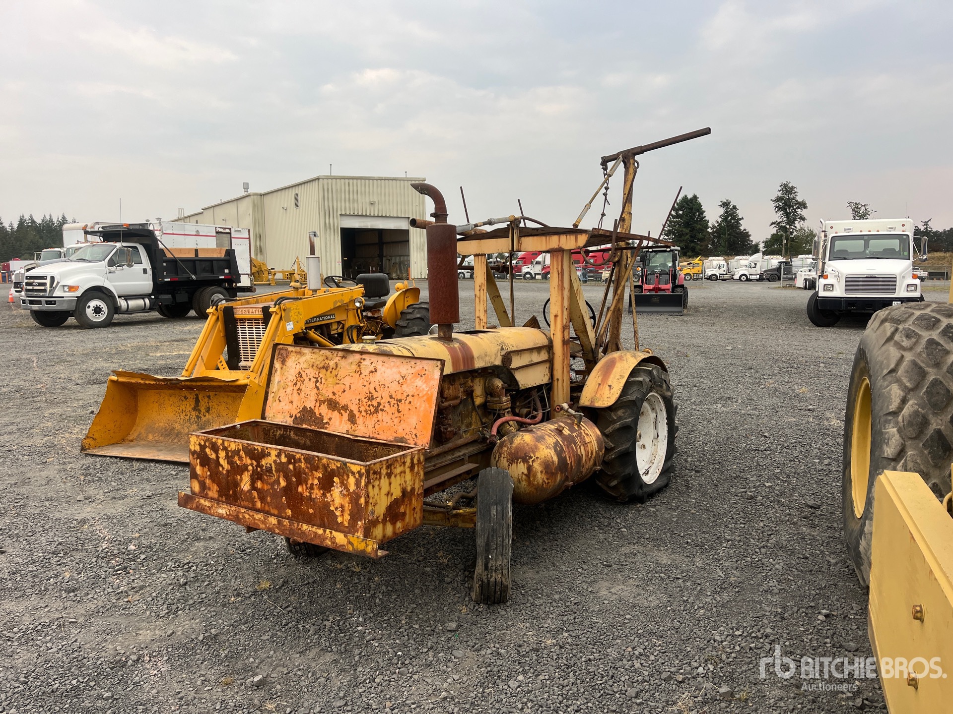 General Appearance with Bild, Ecke vorne links