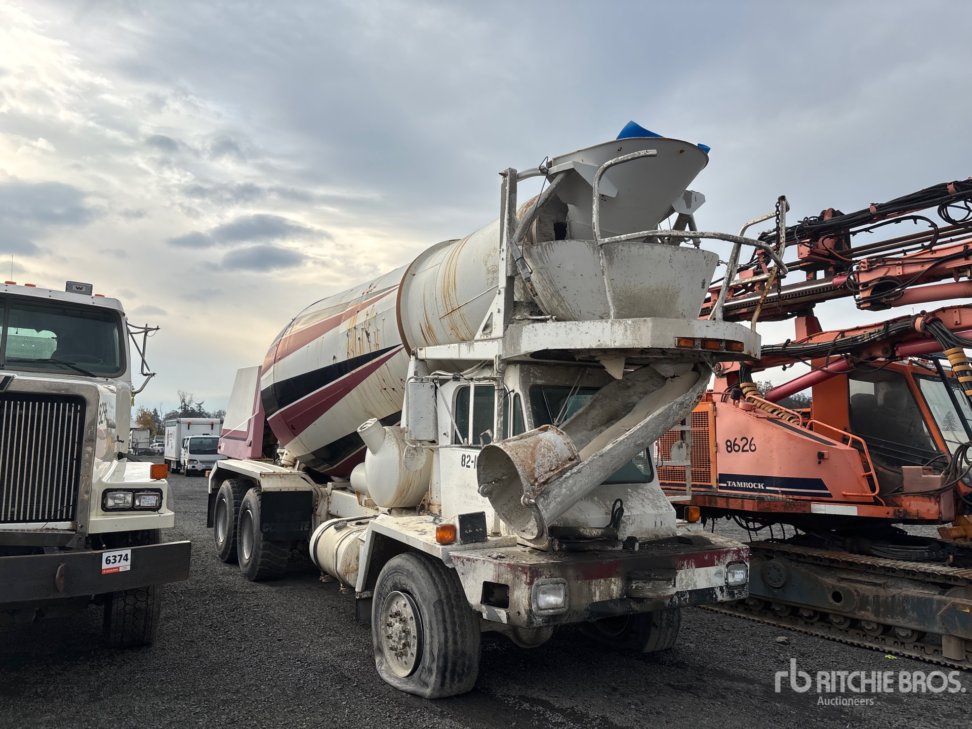 General Appearance with Picture, Right Front Corner