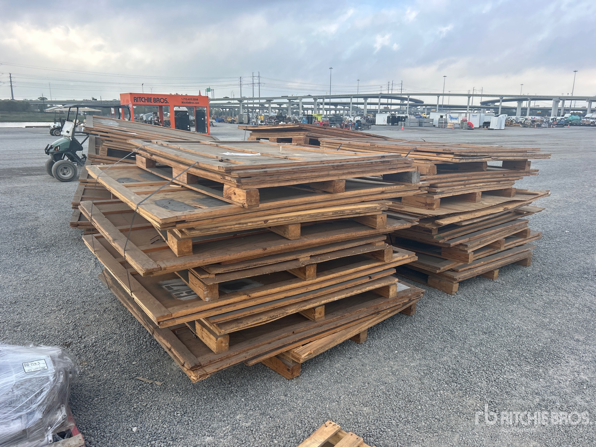 General Appearance with Bild, Ecke hinten links