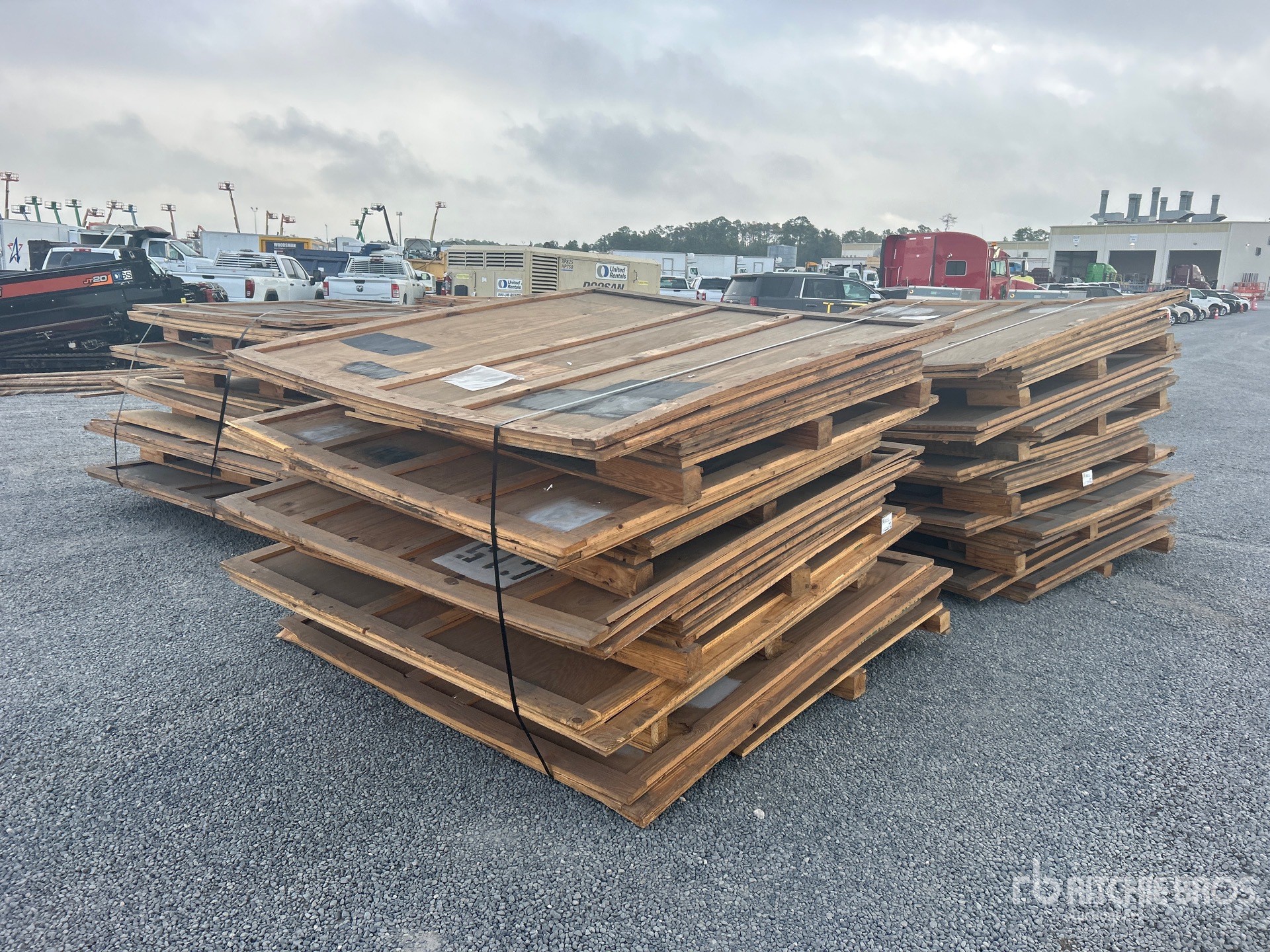 General Appearance with Bild, Ecke vorne rechts