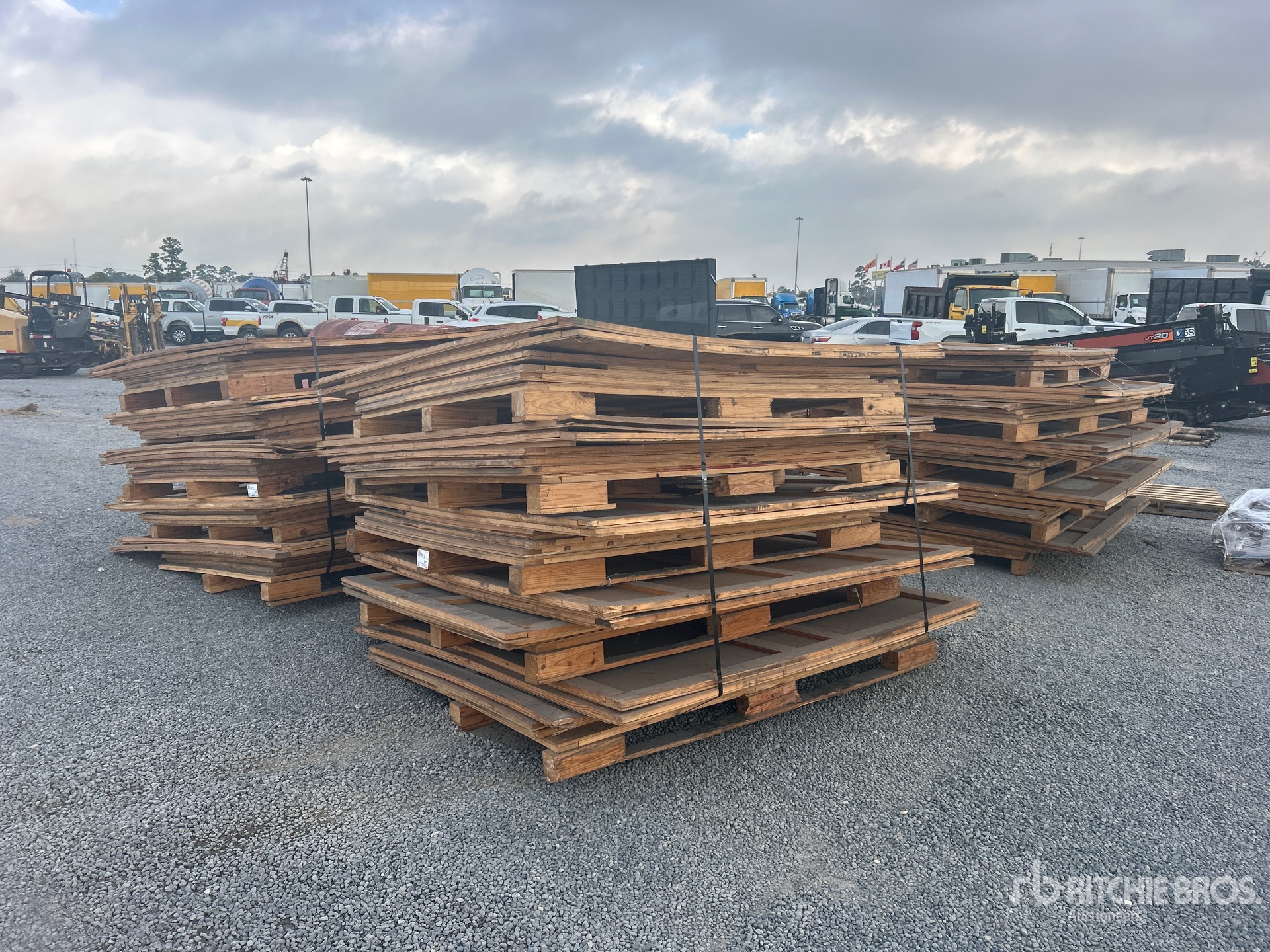 General Appearance with Bild, Ecke vorne links