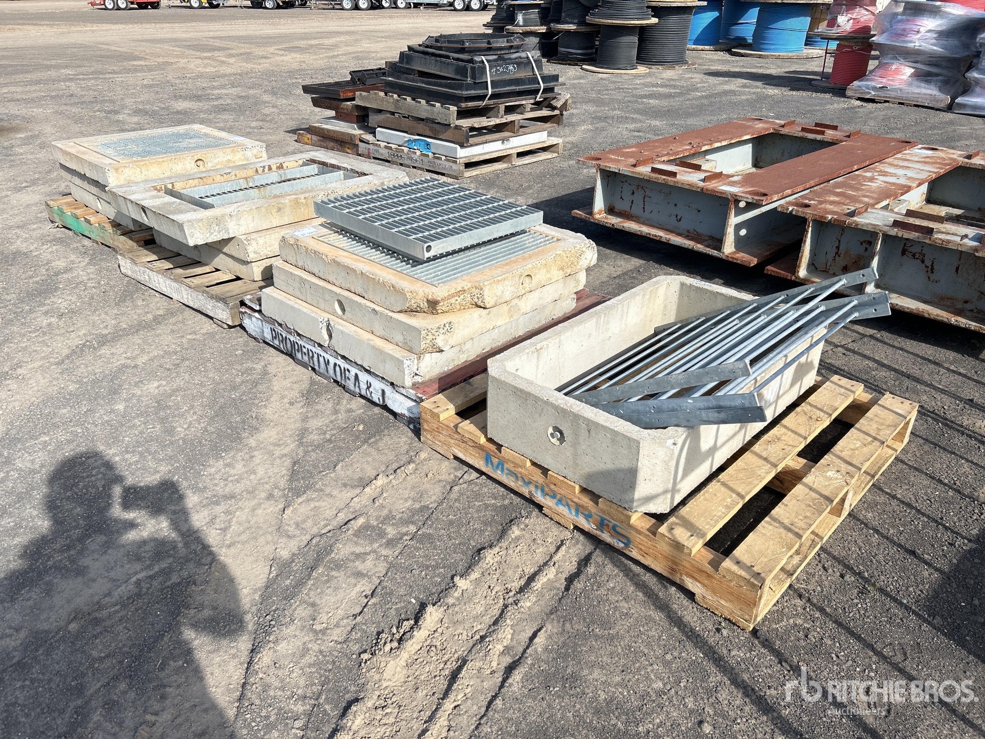 General Appearance with Picture, Right Front Corner