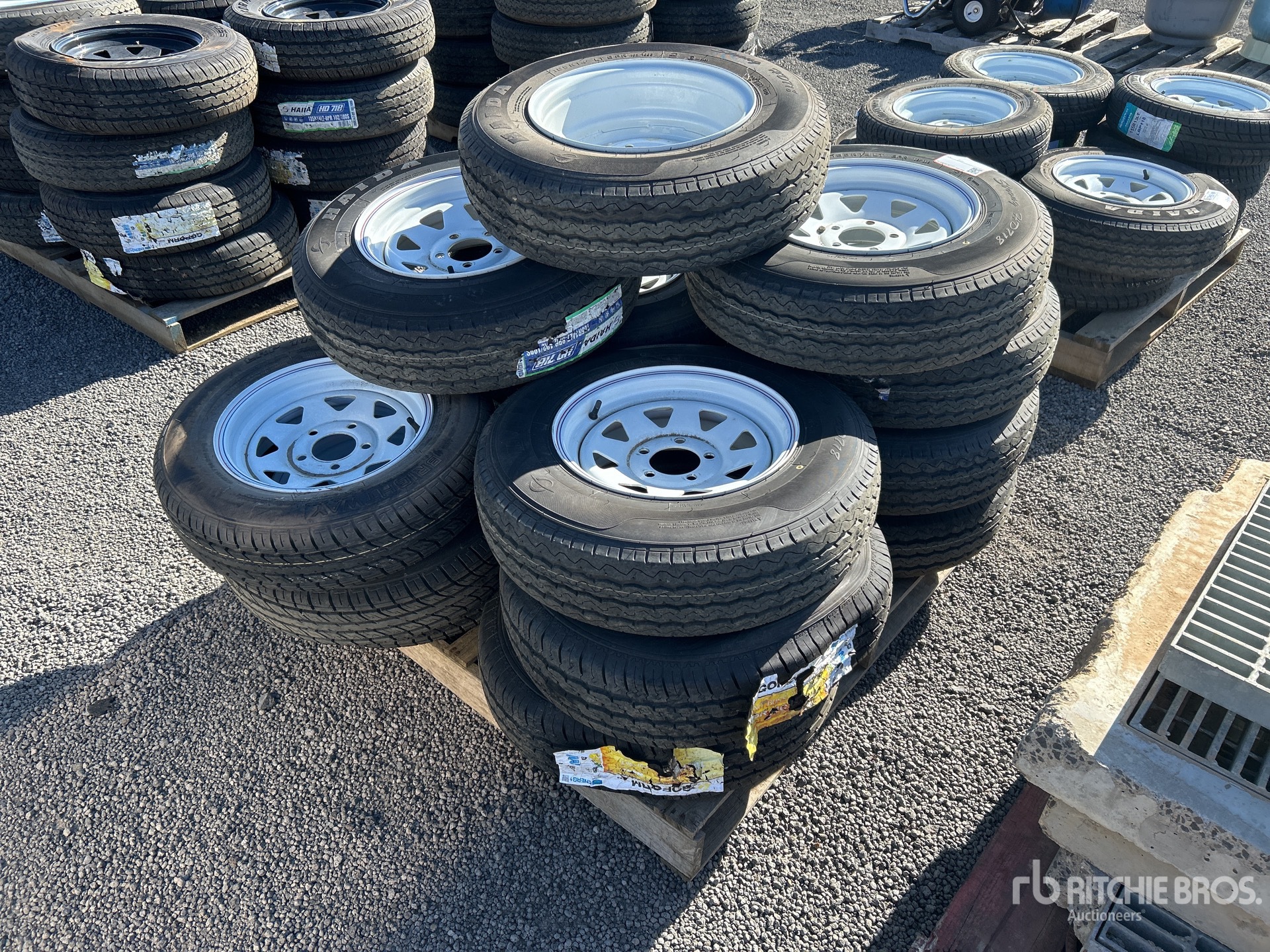 General Appearance with Bild, Ecke hinten links