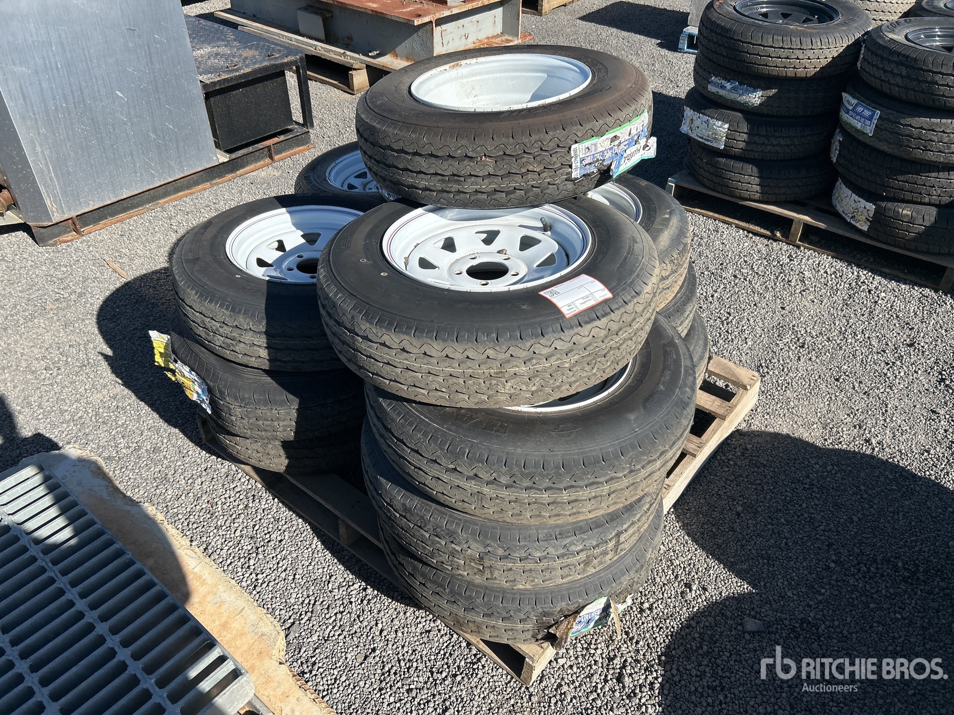 General Appearance with Bild, Ecke hinten rechts