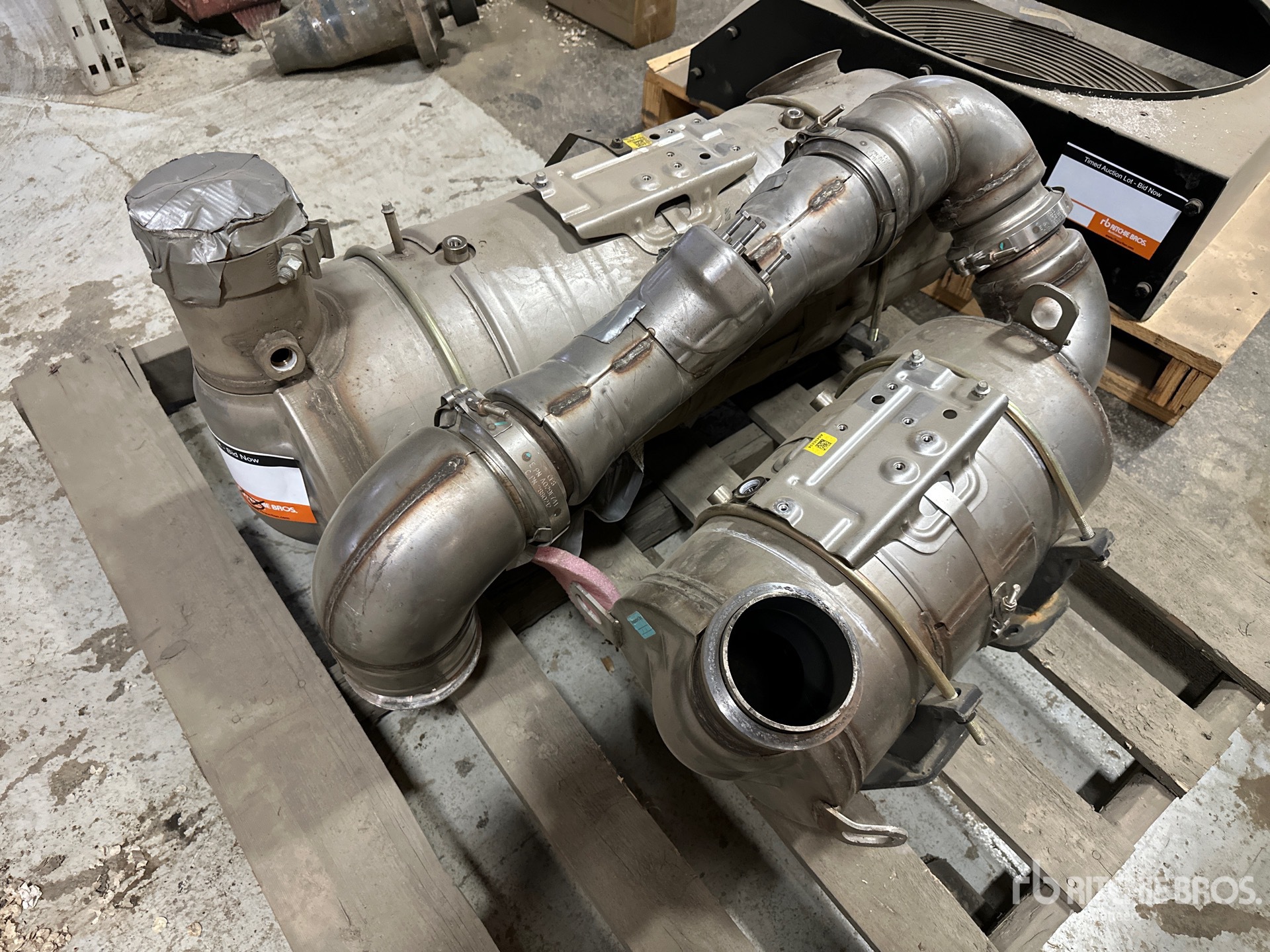 General Appearance with Foto, angolo anteriore sinistro