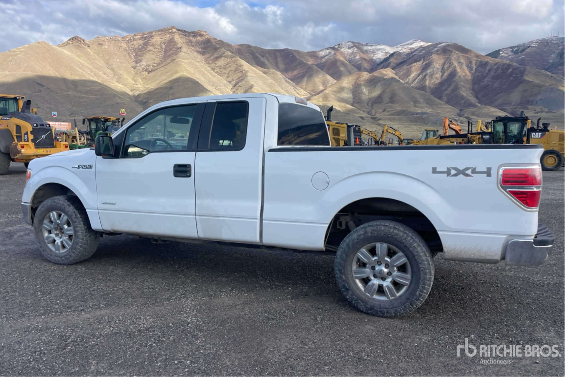 General Appearance with Picture, Left Rear Corner