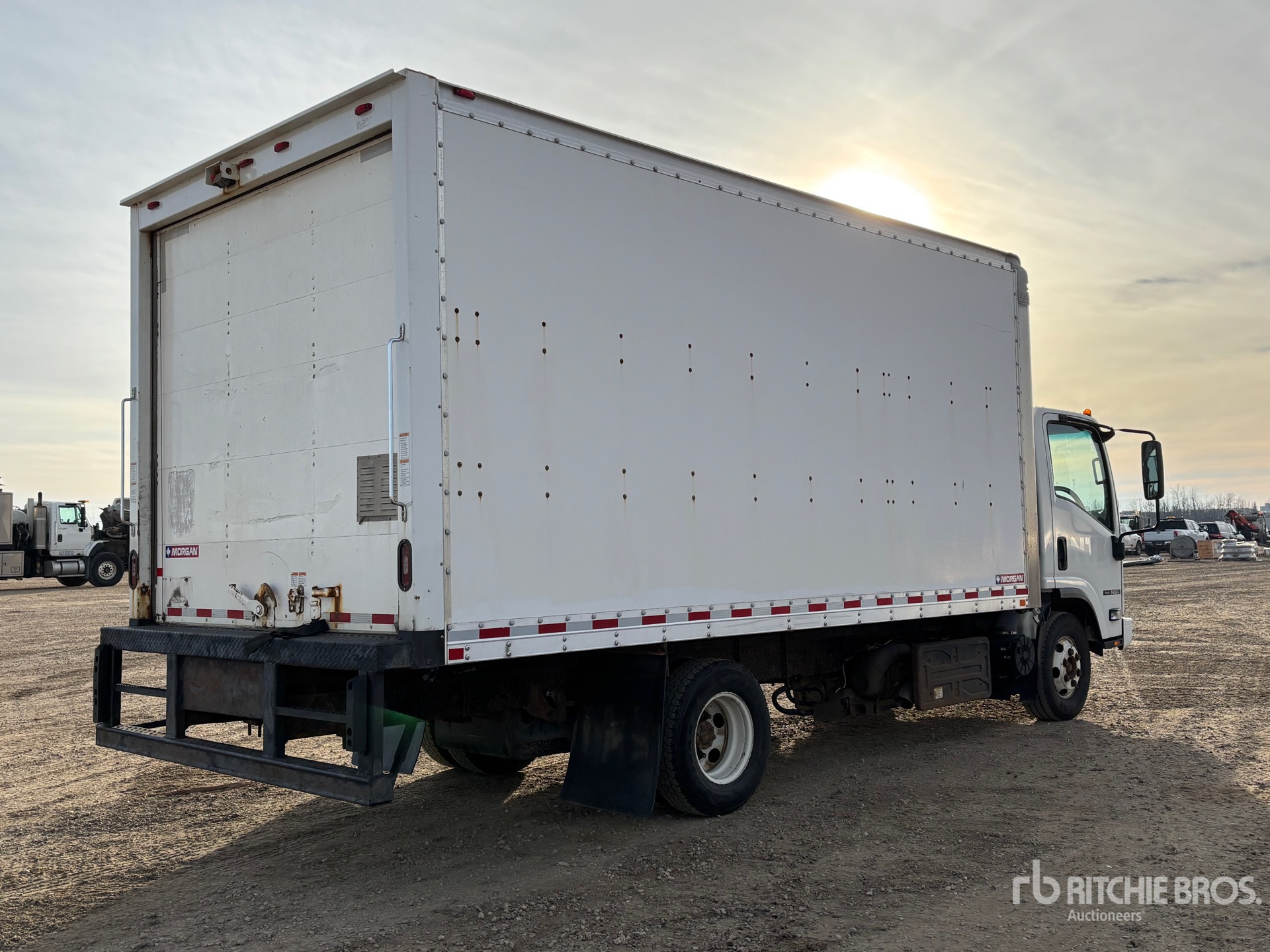 General Appearance with Imagen: esquina trasera derecha