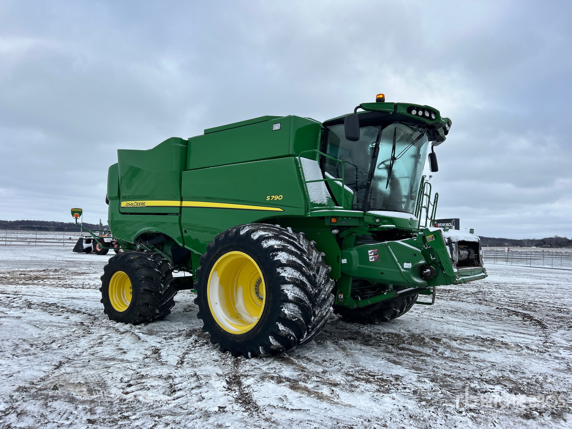 General Appearance with Imagen: esquina delantera derecha