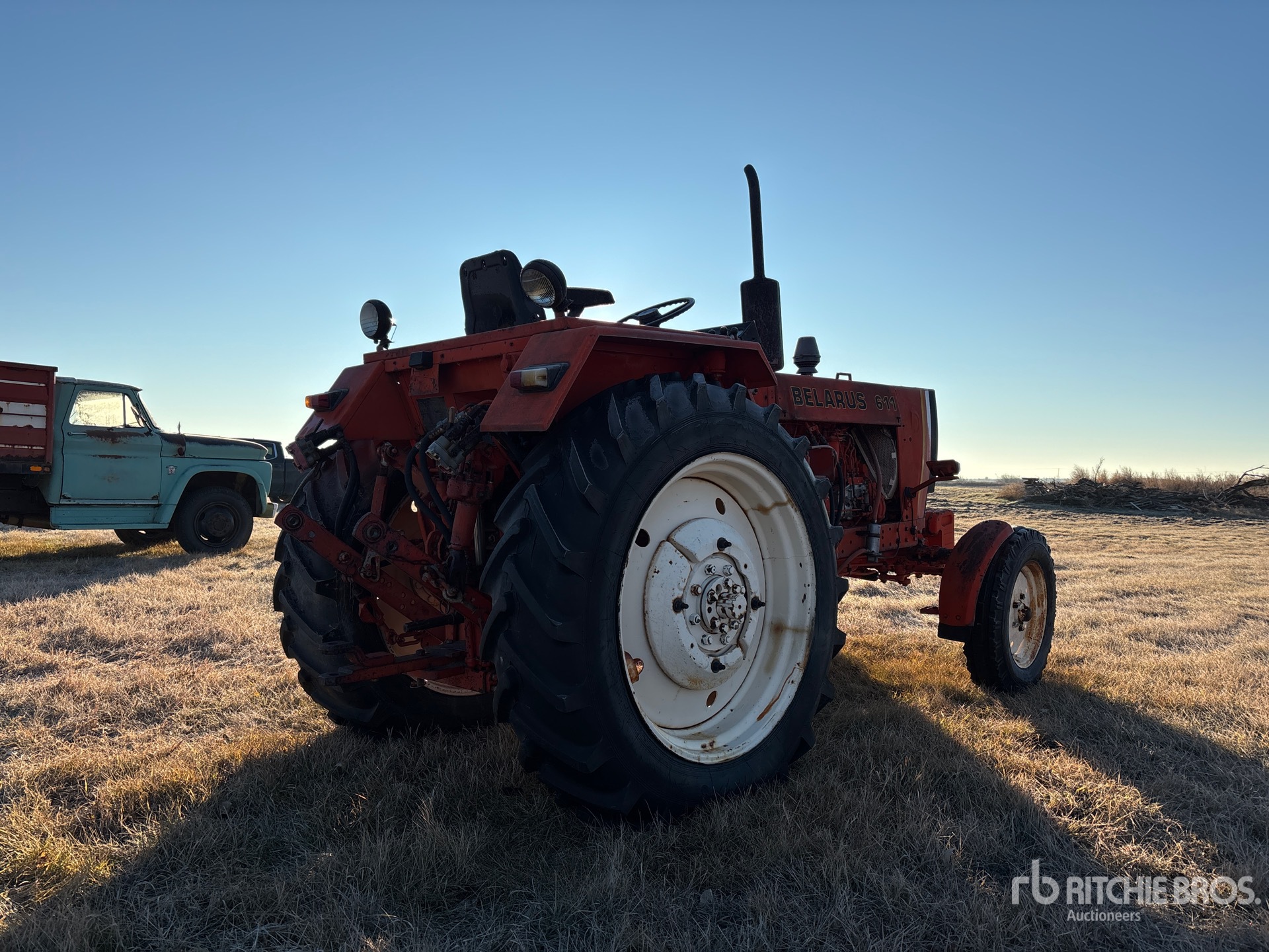 Aspect général with Image, coin arrière droit
