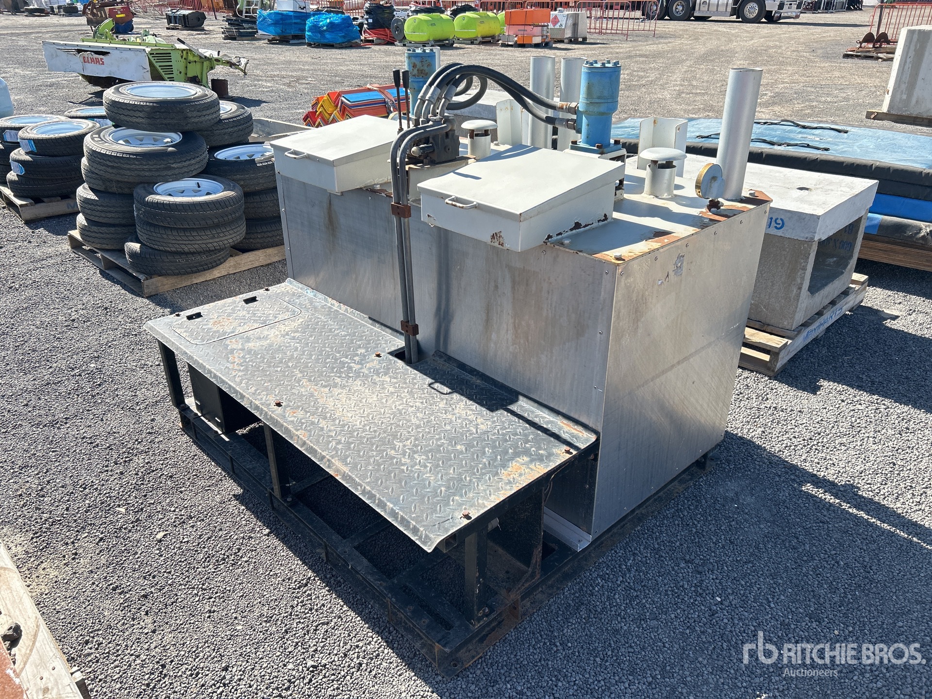 General Appearance with Picture, Right Rear Corner