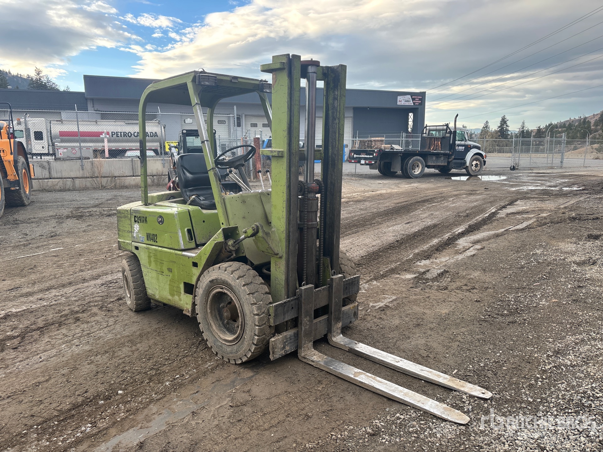 General Appearance with Picture, Right Front Corner