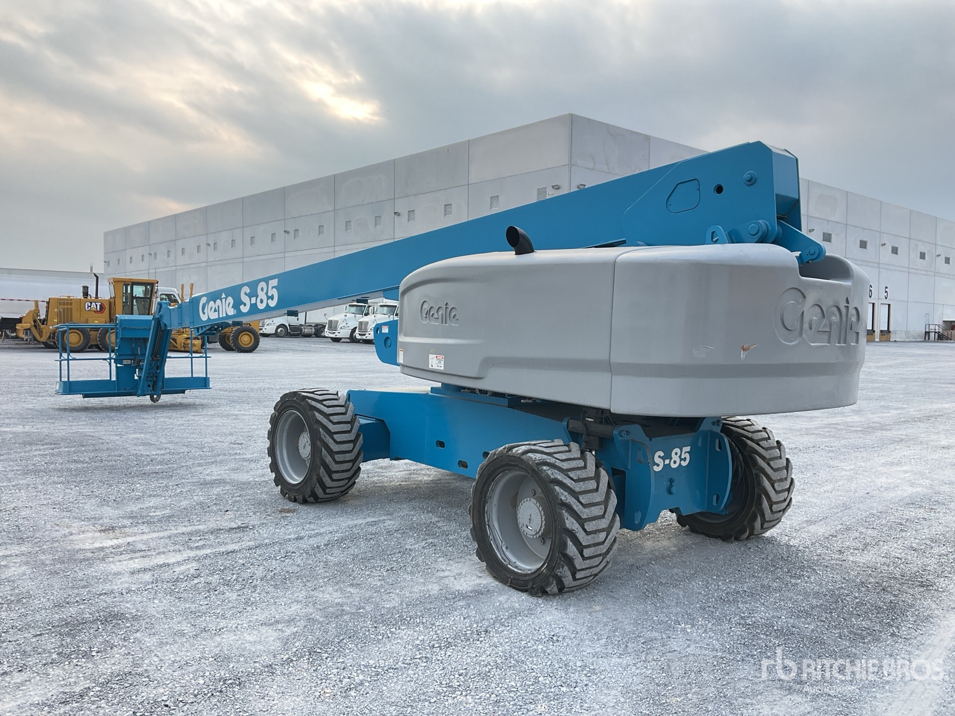 General Appearance with Bild, Ecke hinten links