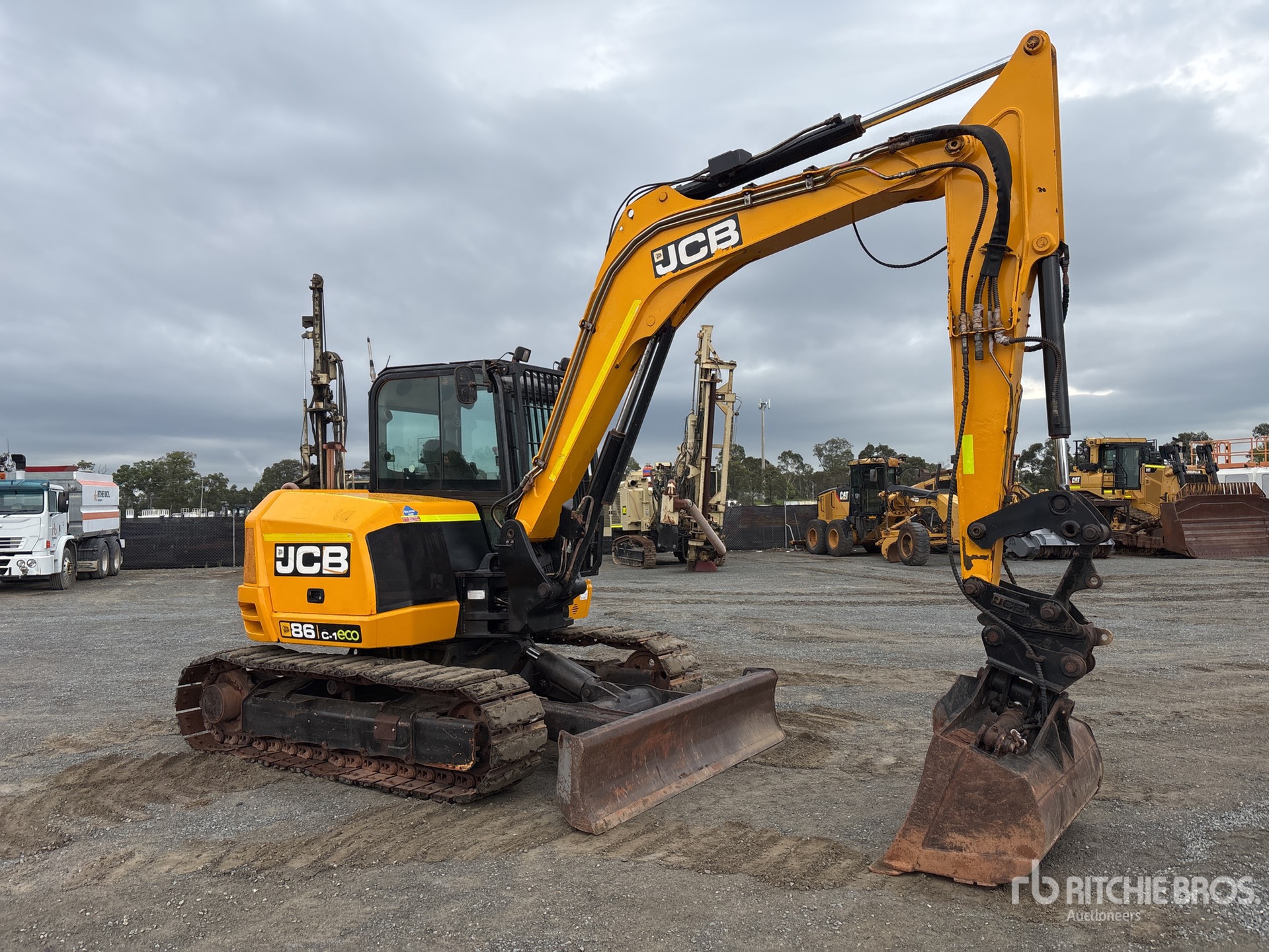 General Appearance with Picture, Right Front Corner