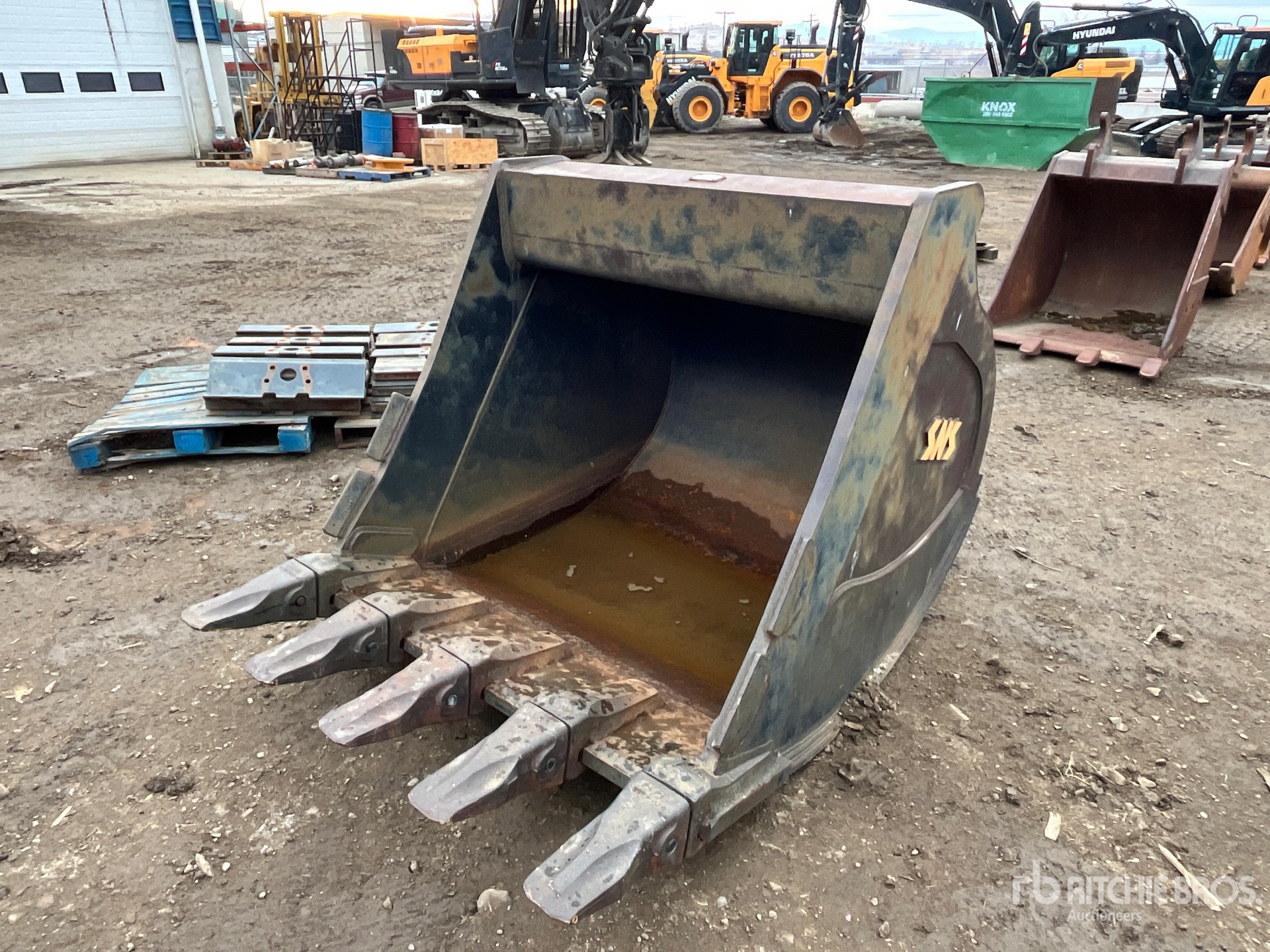 General Appearance with Image, coin avant gauche