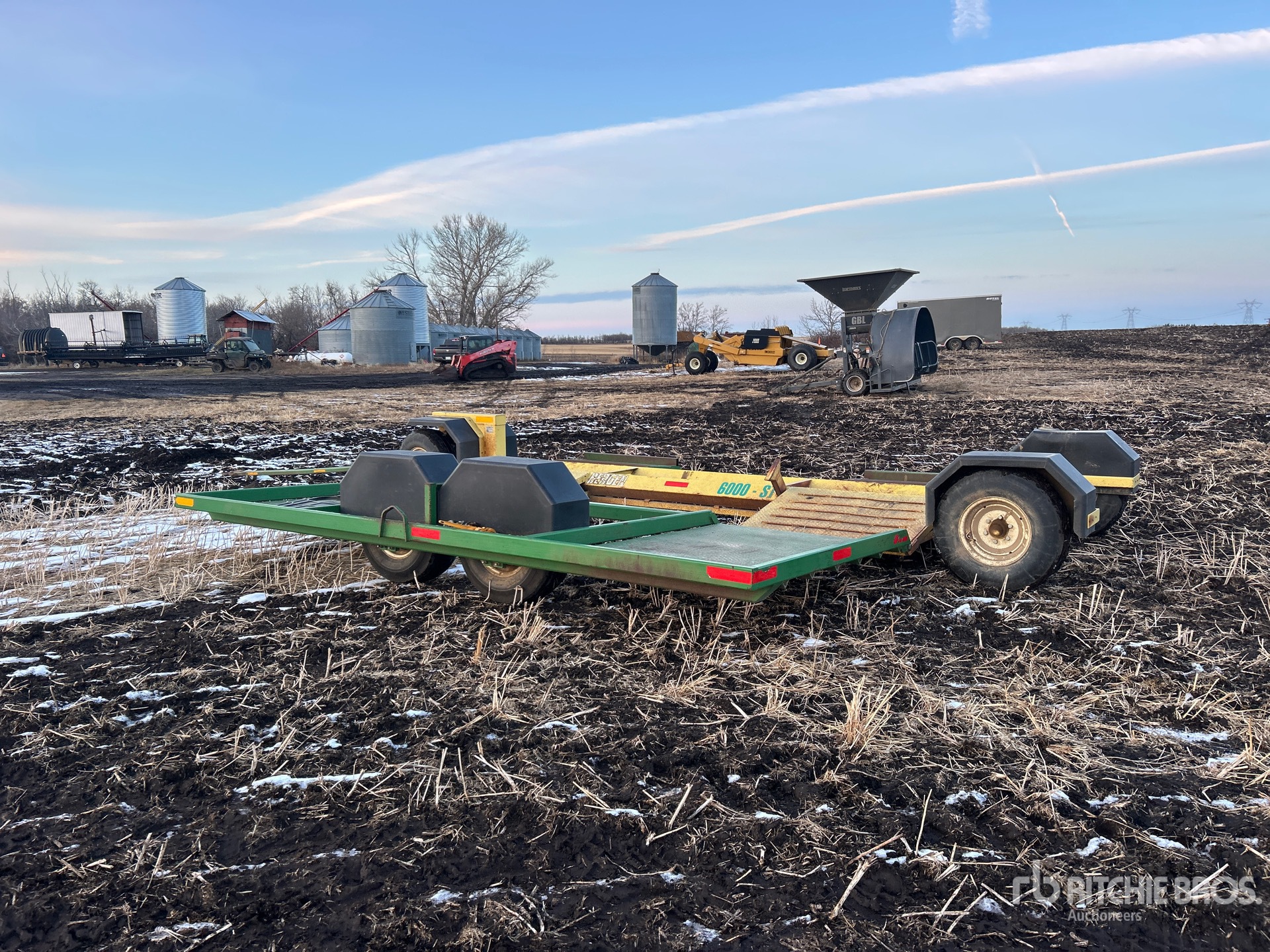 General Appearance with Foto, angolo posteriore sinistro