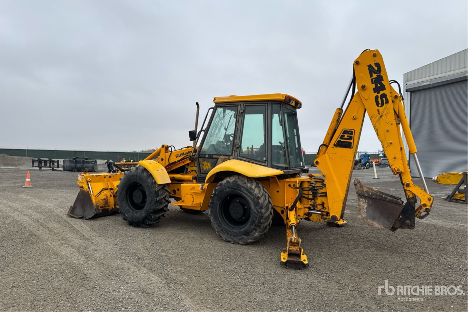 General Appearance with Bild, Ecke hinten links