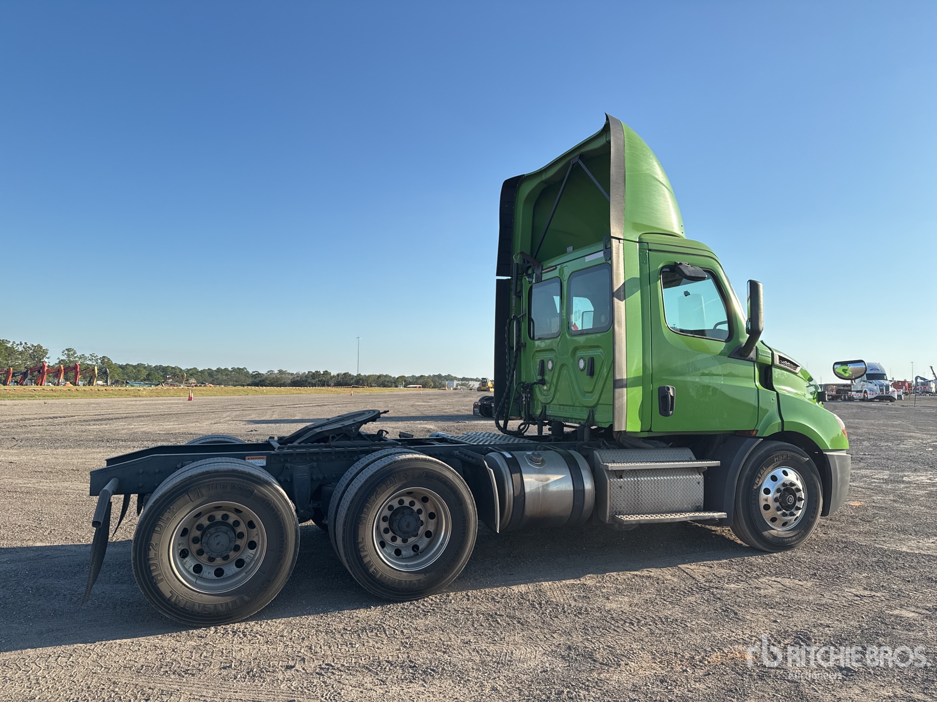 General Appearance with Bild, Ecke hinten rechts