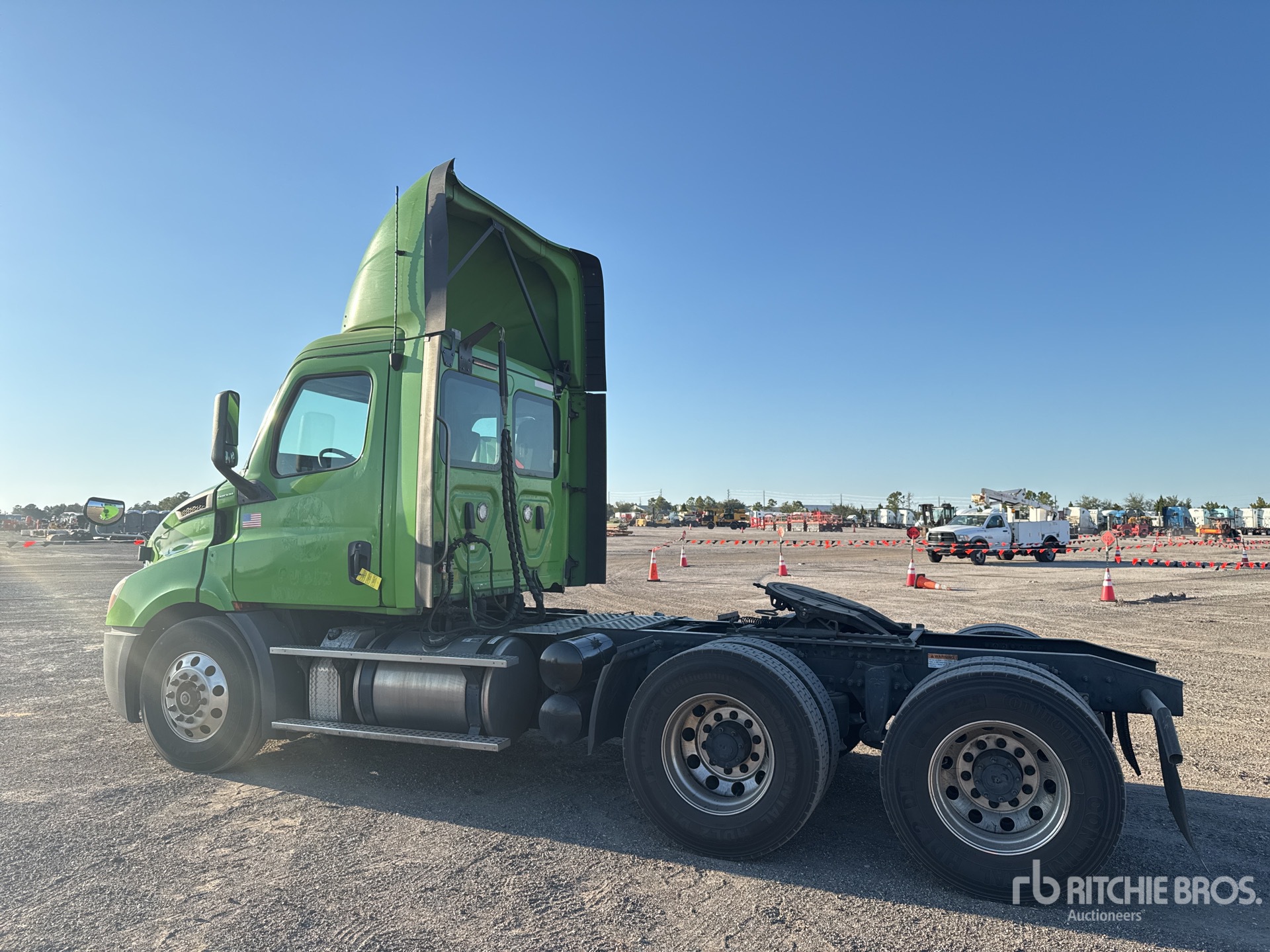 General Appearance with Bild, Ecke hinten links