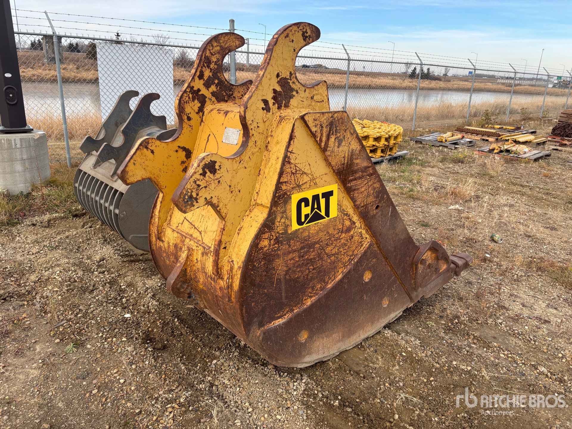 General Appearance with Bild, Ecke hinten rechts