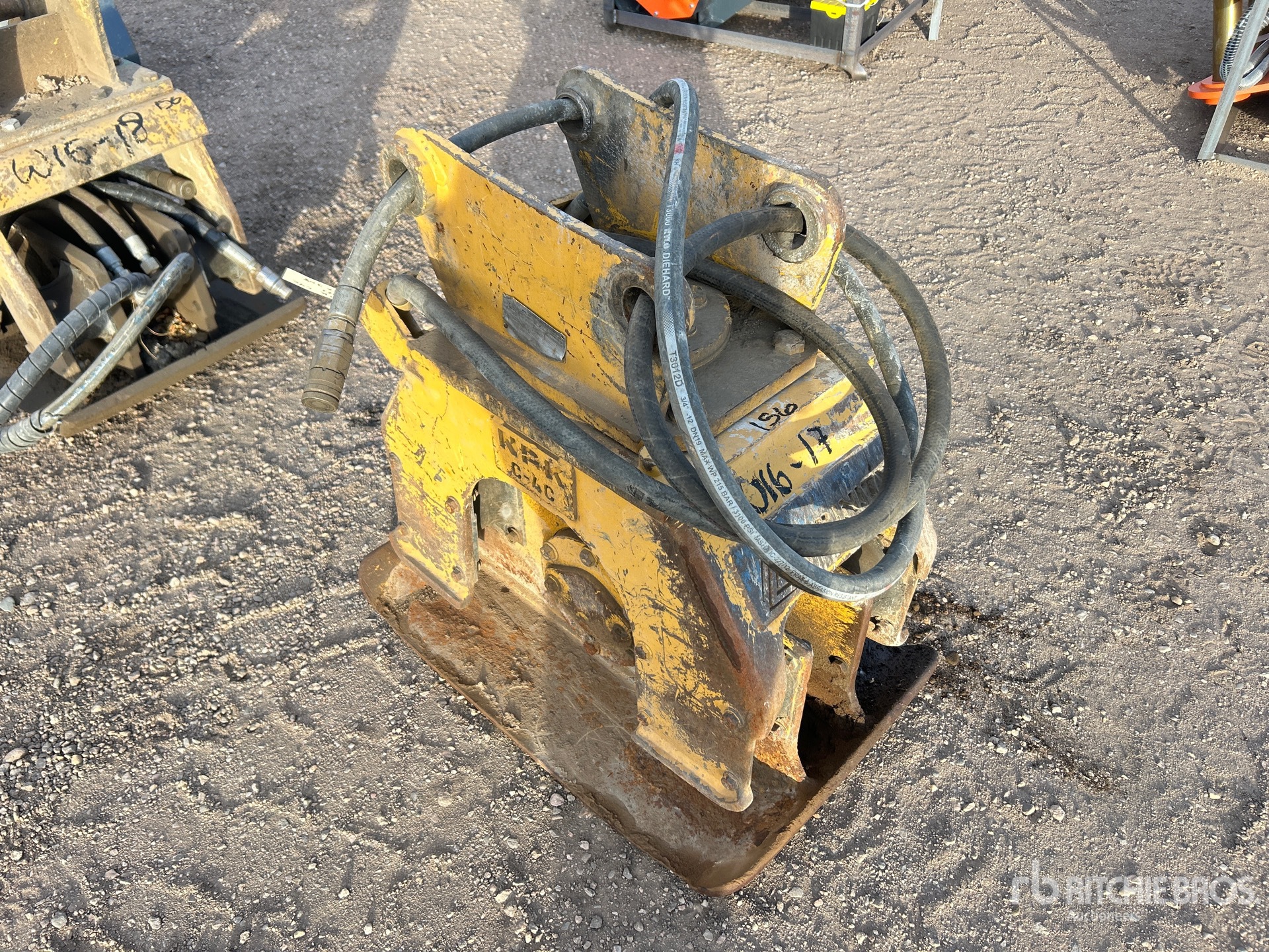 General Appearance with Foto, angolo posteriore sinistro